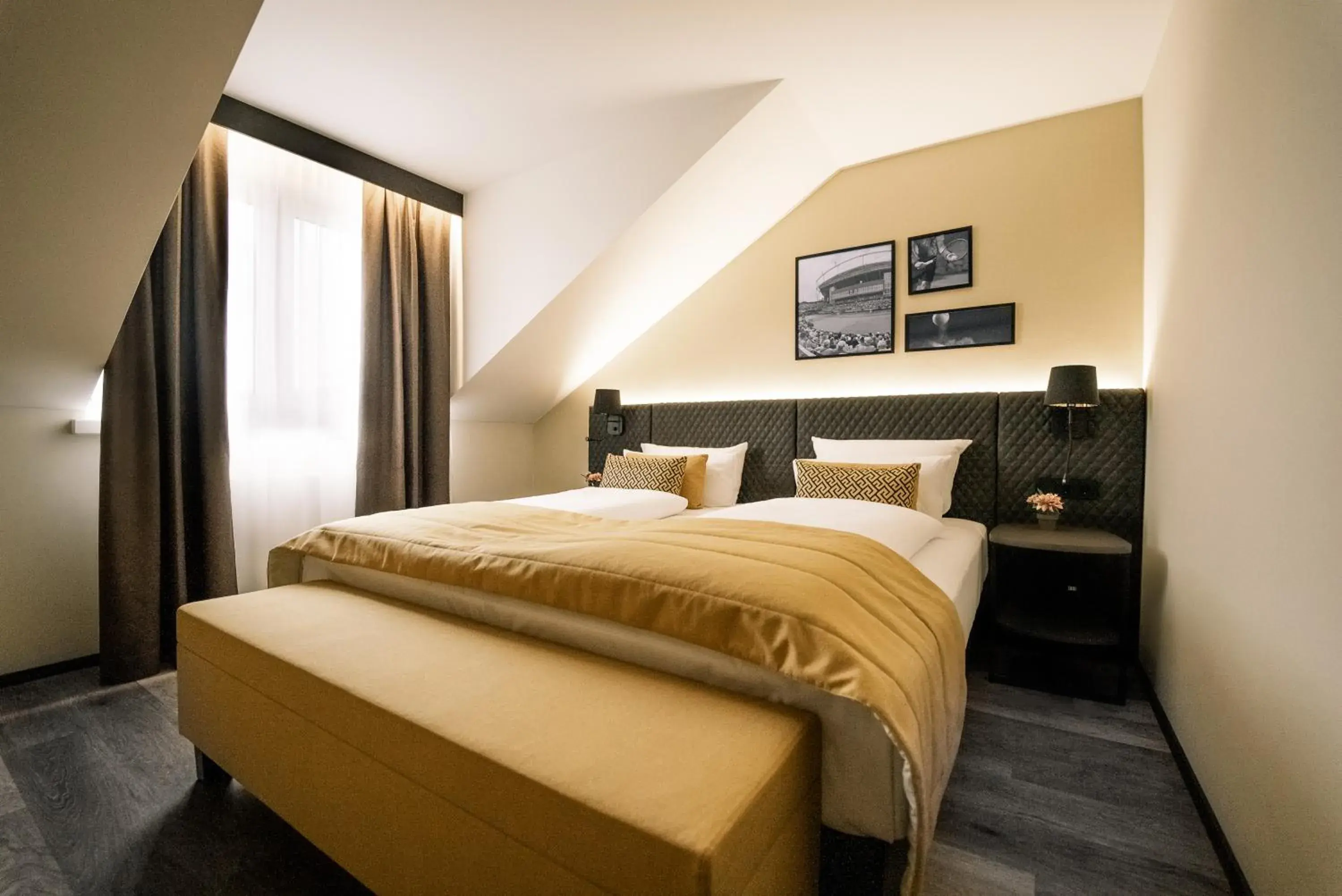 Bed in COURT HOTEL Bed in COURT HOTEL