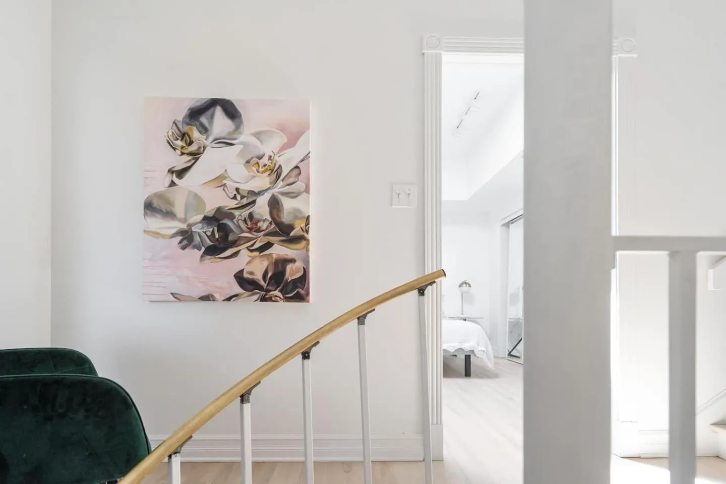 Bed in Le Nomade MTL