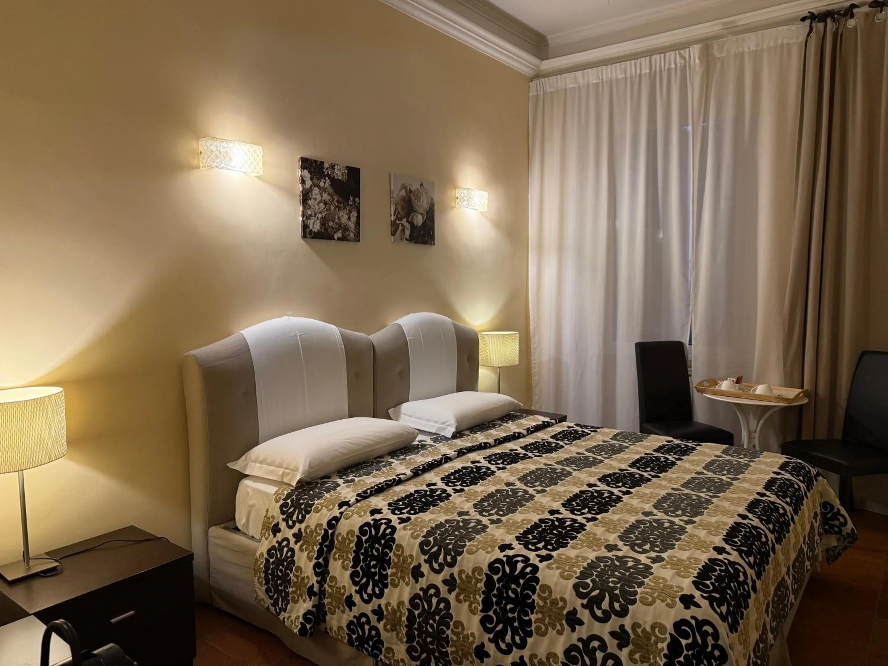 Photo of the whole room, Bed in Glamour Center Of Rome