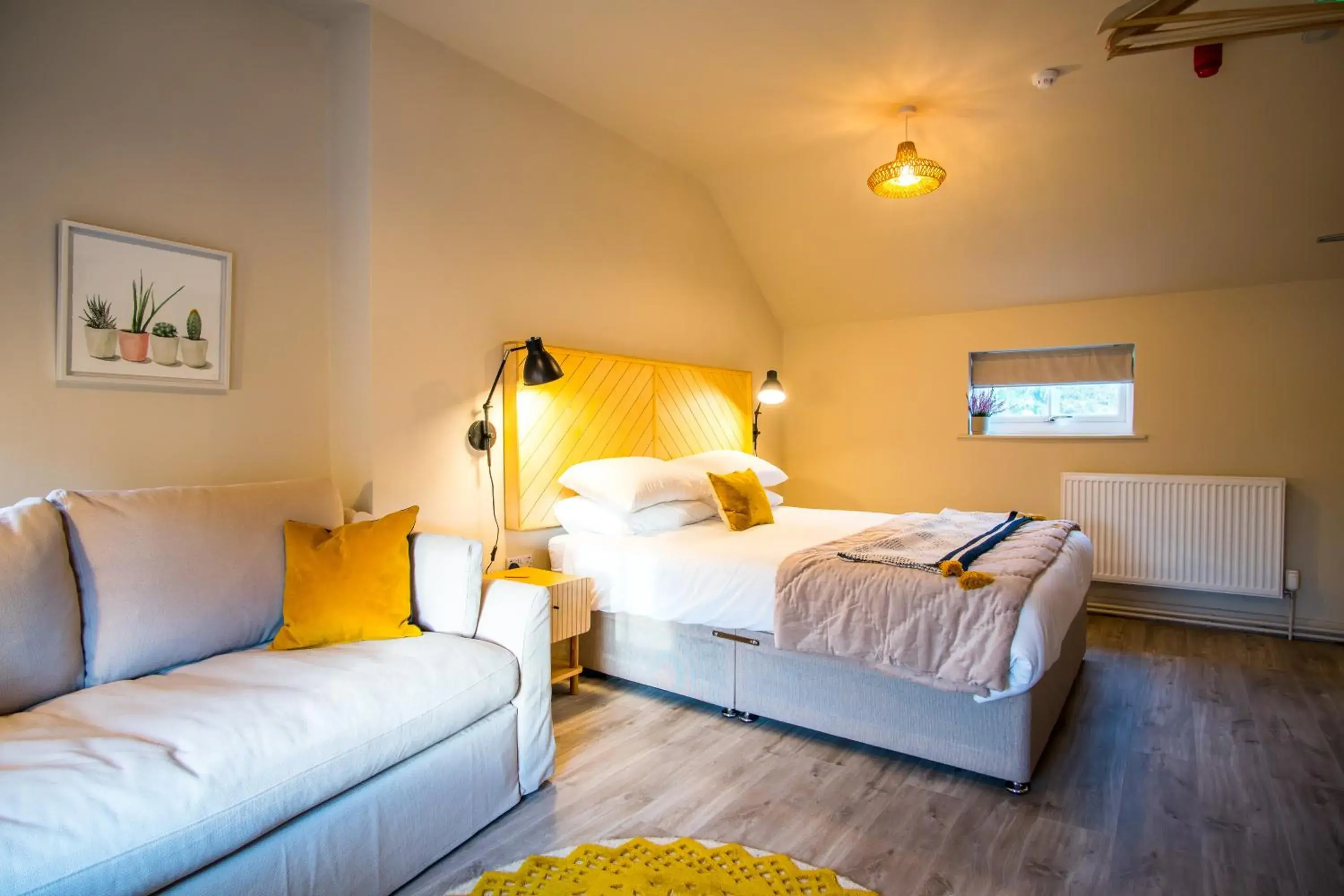 Bedroom, Bed in Exelby Green Dragon Bedroom, Bed in Exelby Green Dragon