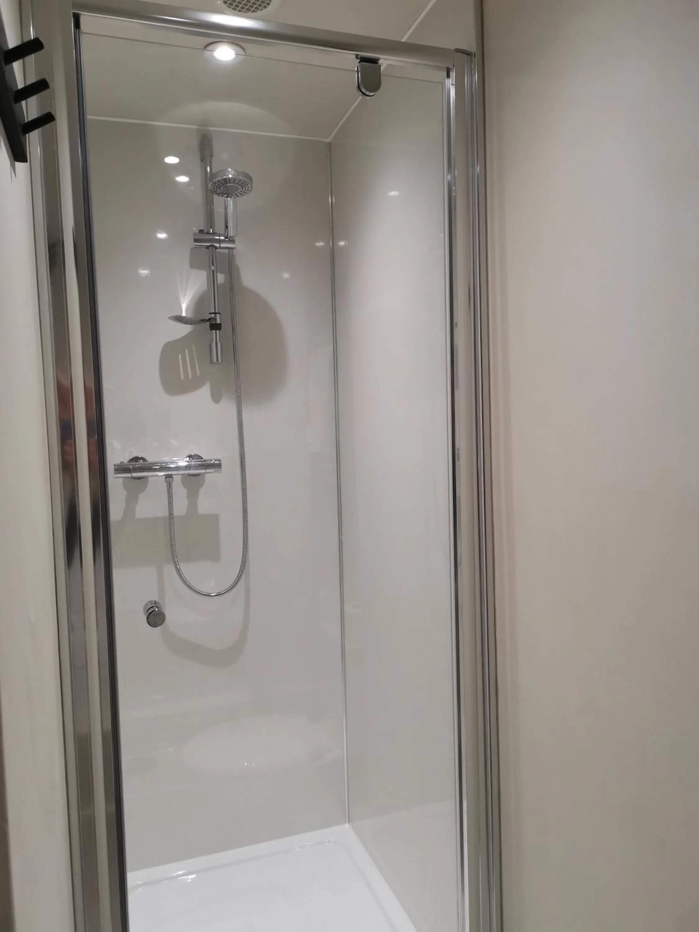 Bathroom in Exelby Green Dragon