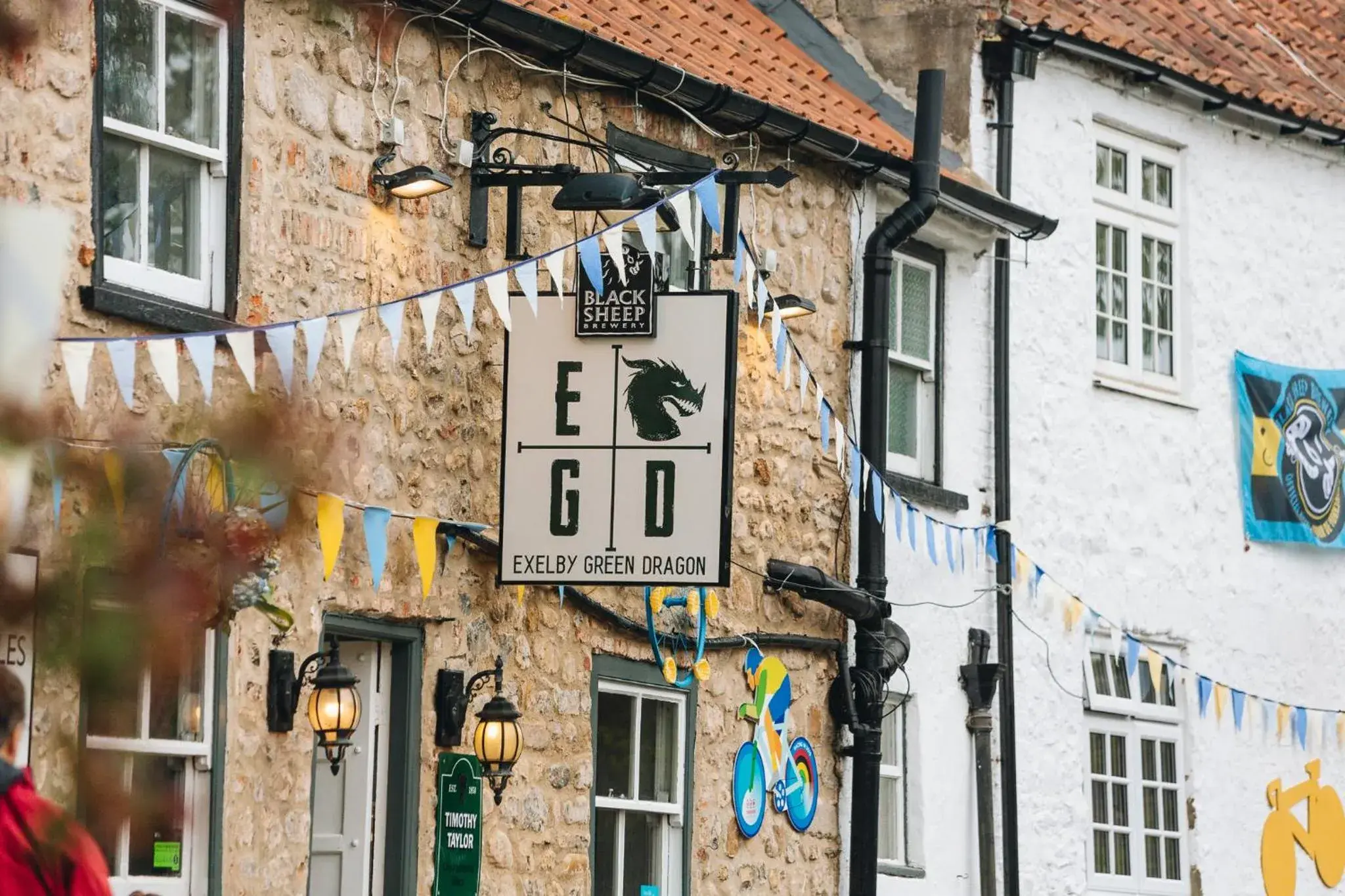 Property building in Exelby Green Dragon Property building in Exelby Green Dragon