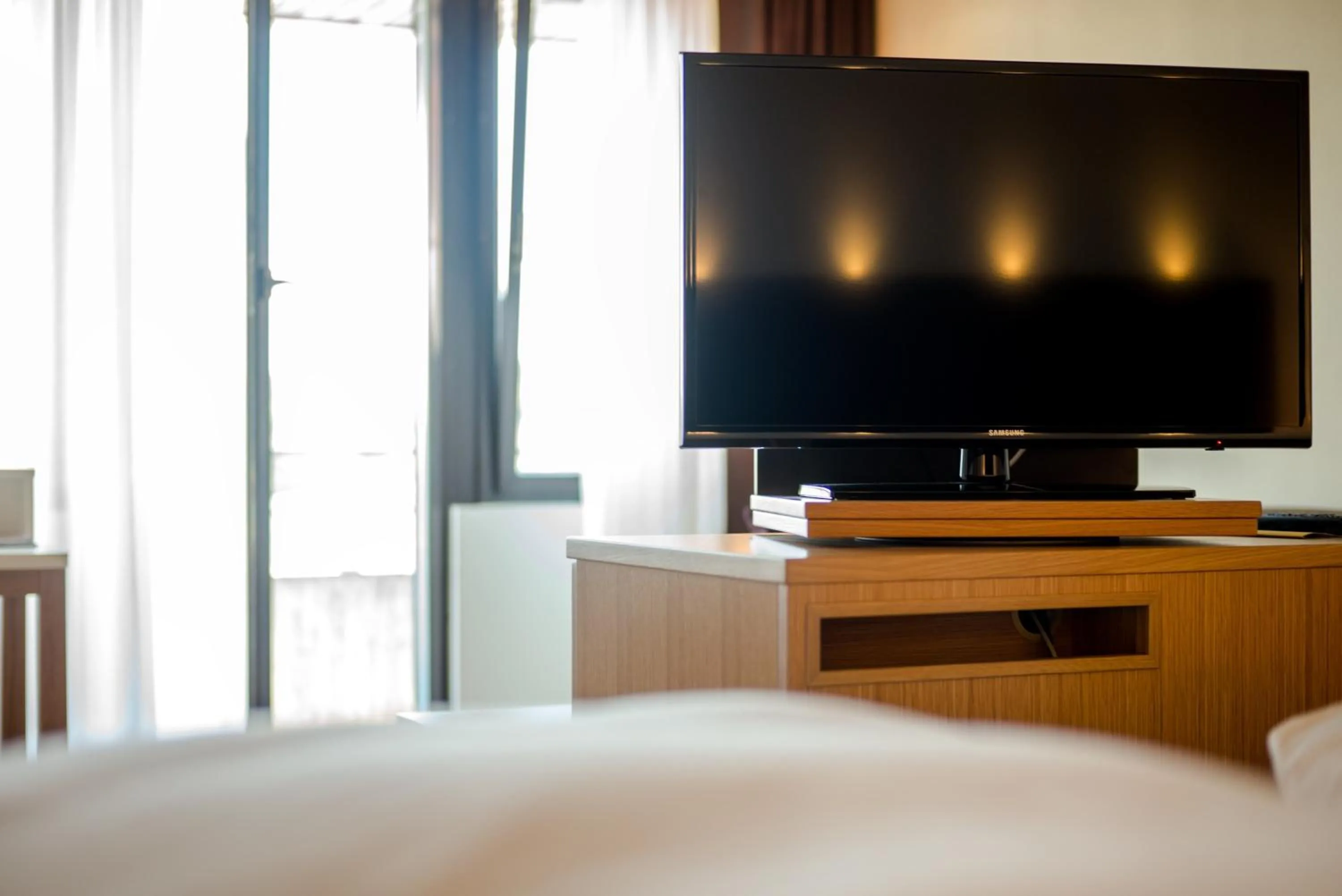 TV and multimedia, Bed in Hotel Krone