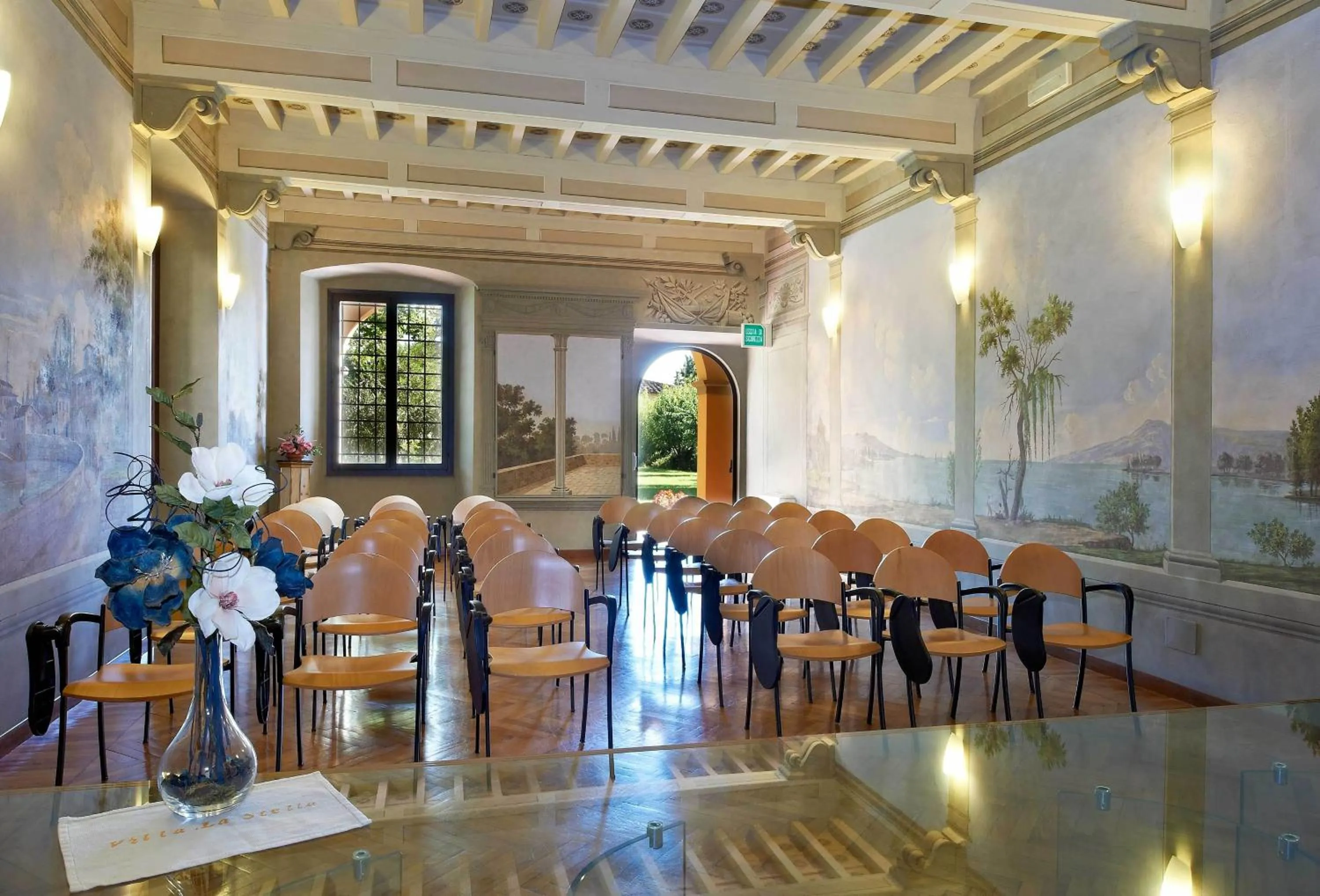 Business facilities in Villa La Stella