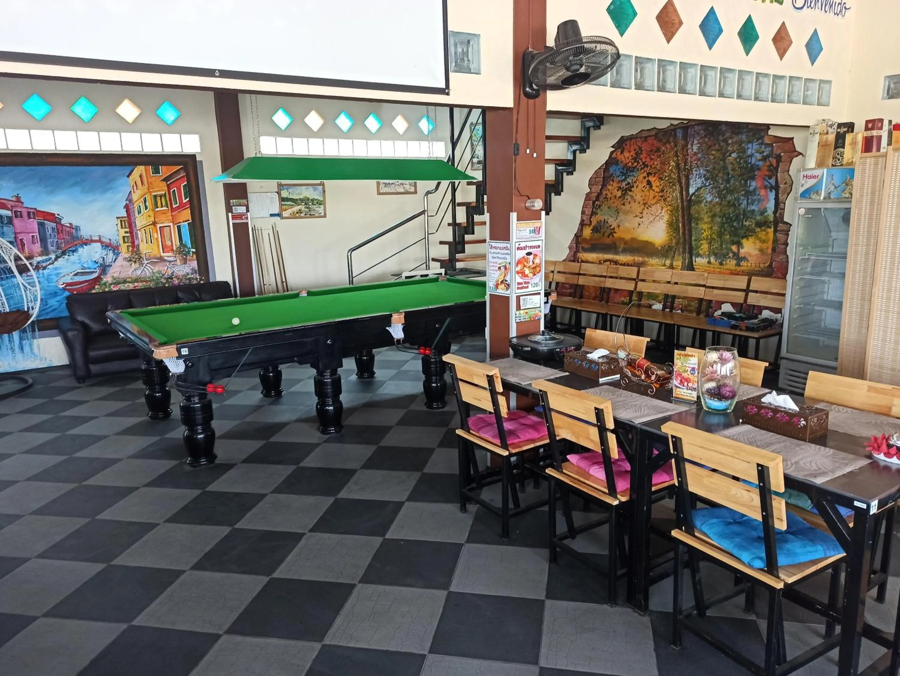 Restaurant/places to eat in Touch the Wind