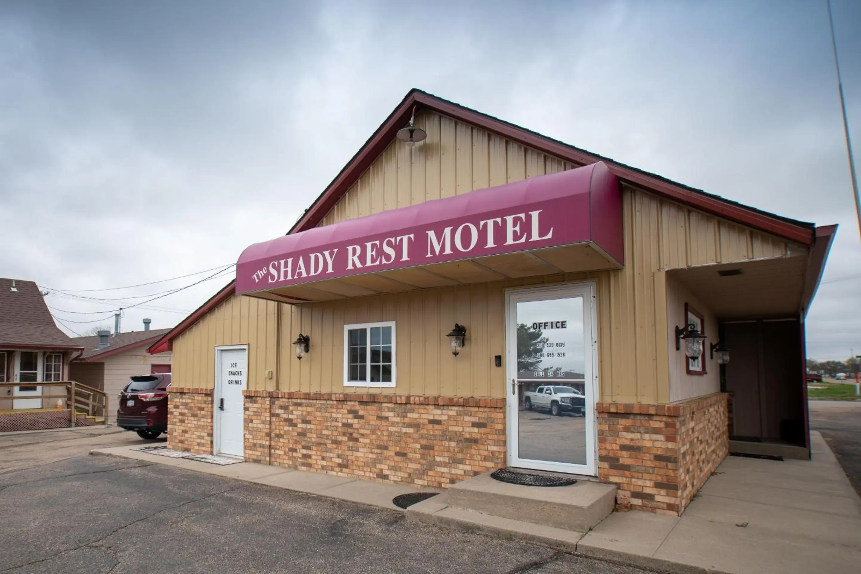 Facade/entrance in Shady Rest Motel Facade/entrance in Shady Rest Motel
