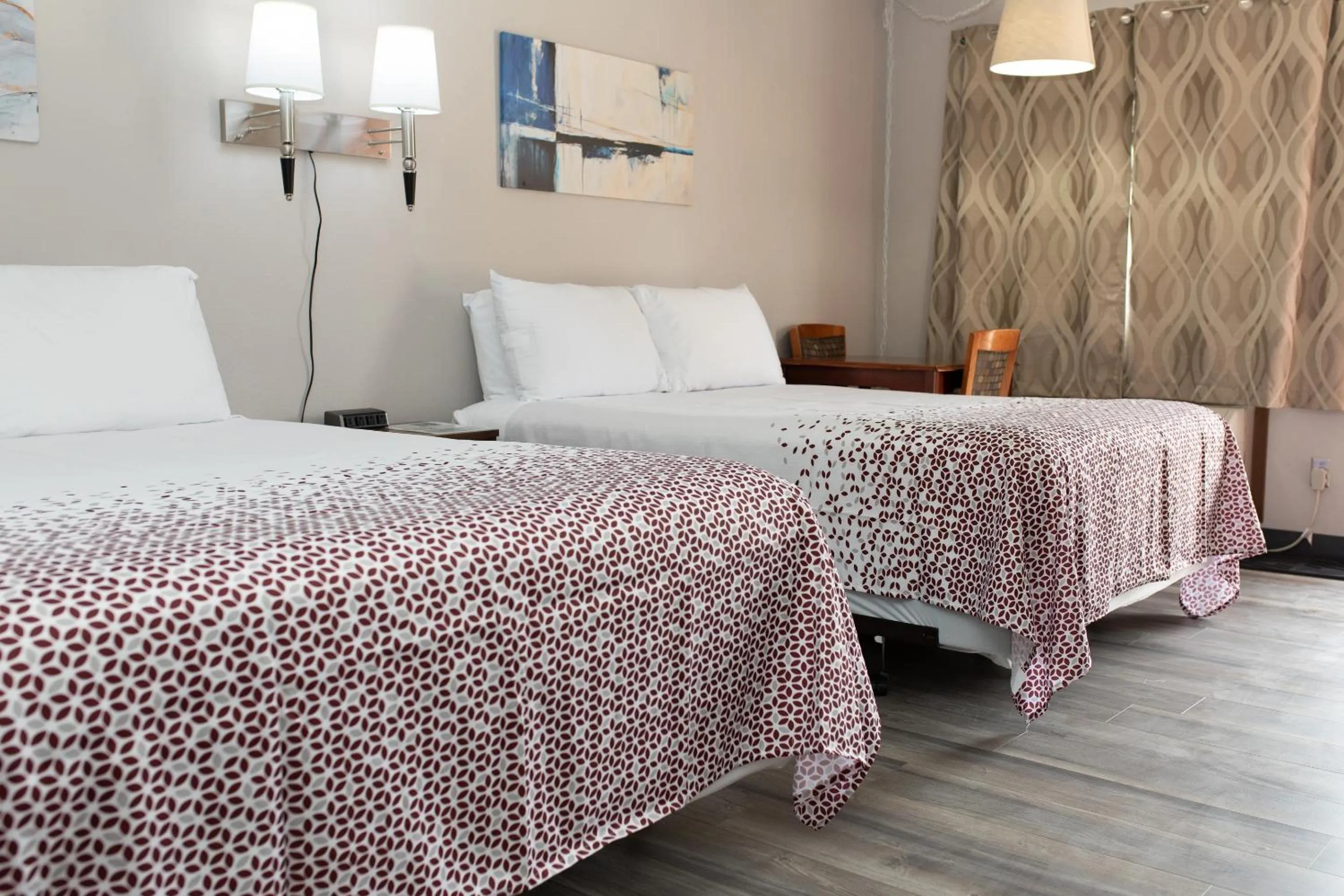 Bedroom, Bed in Shady Rest Motel