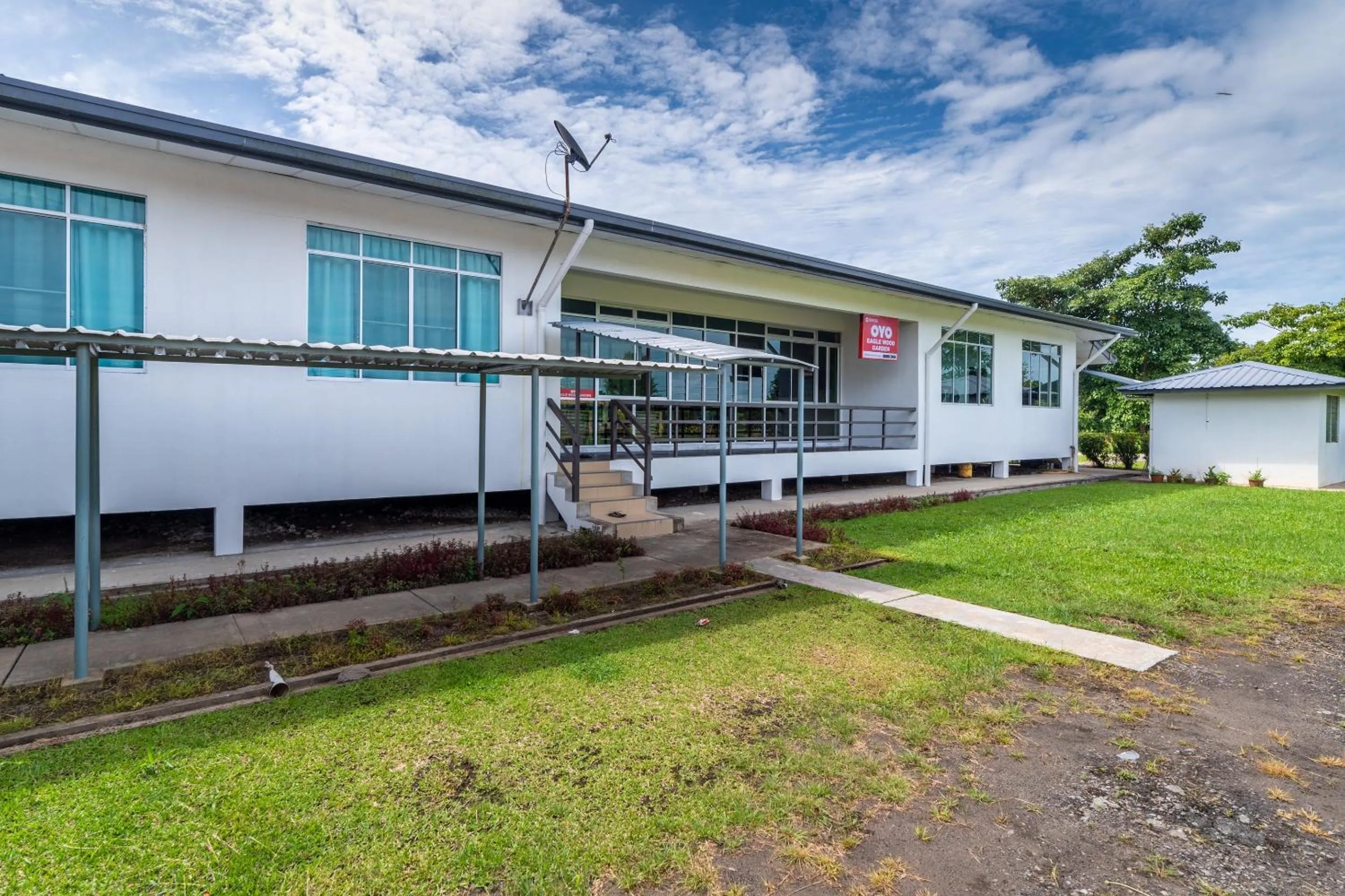 Facade/entrance in Hotel O Eagle Wood Garden