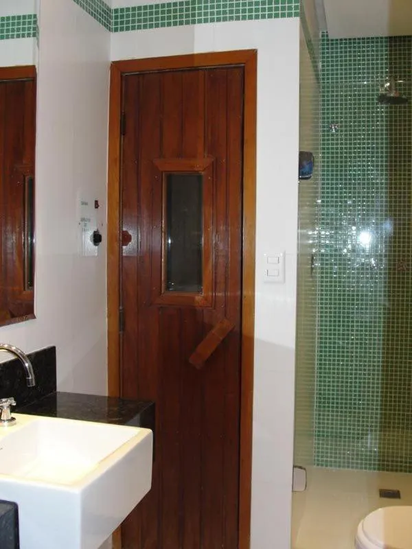Bathroom in Hotel Gomes Freire (Adult Only)