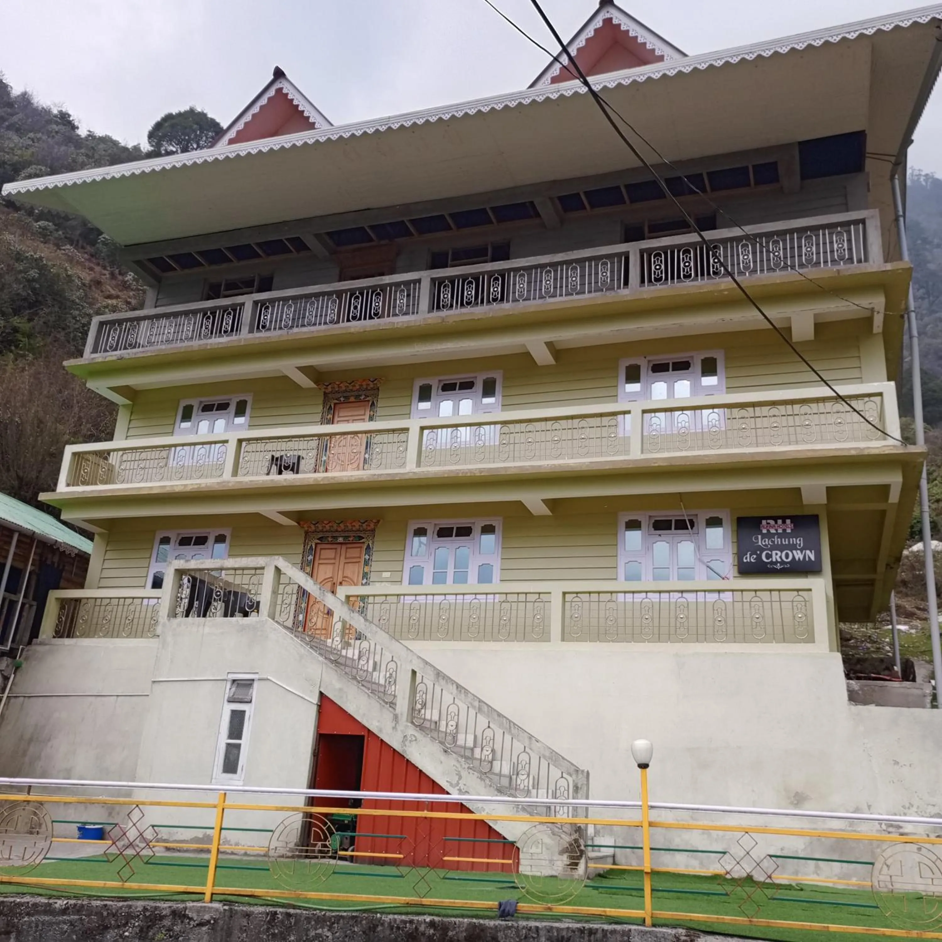 Property building in Rufina Lachung de'CROWN