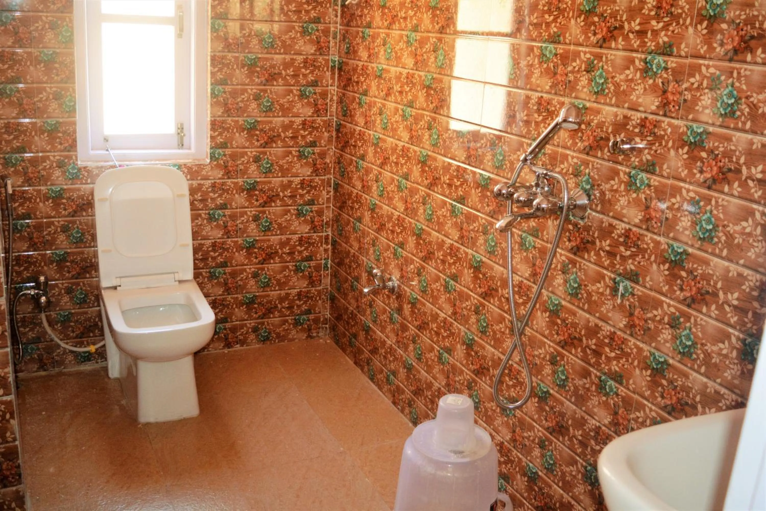 Toilet in Rufina Lachung de'CROWN