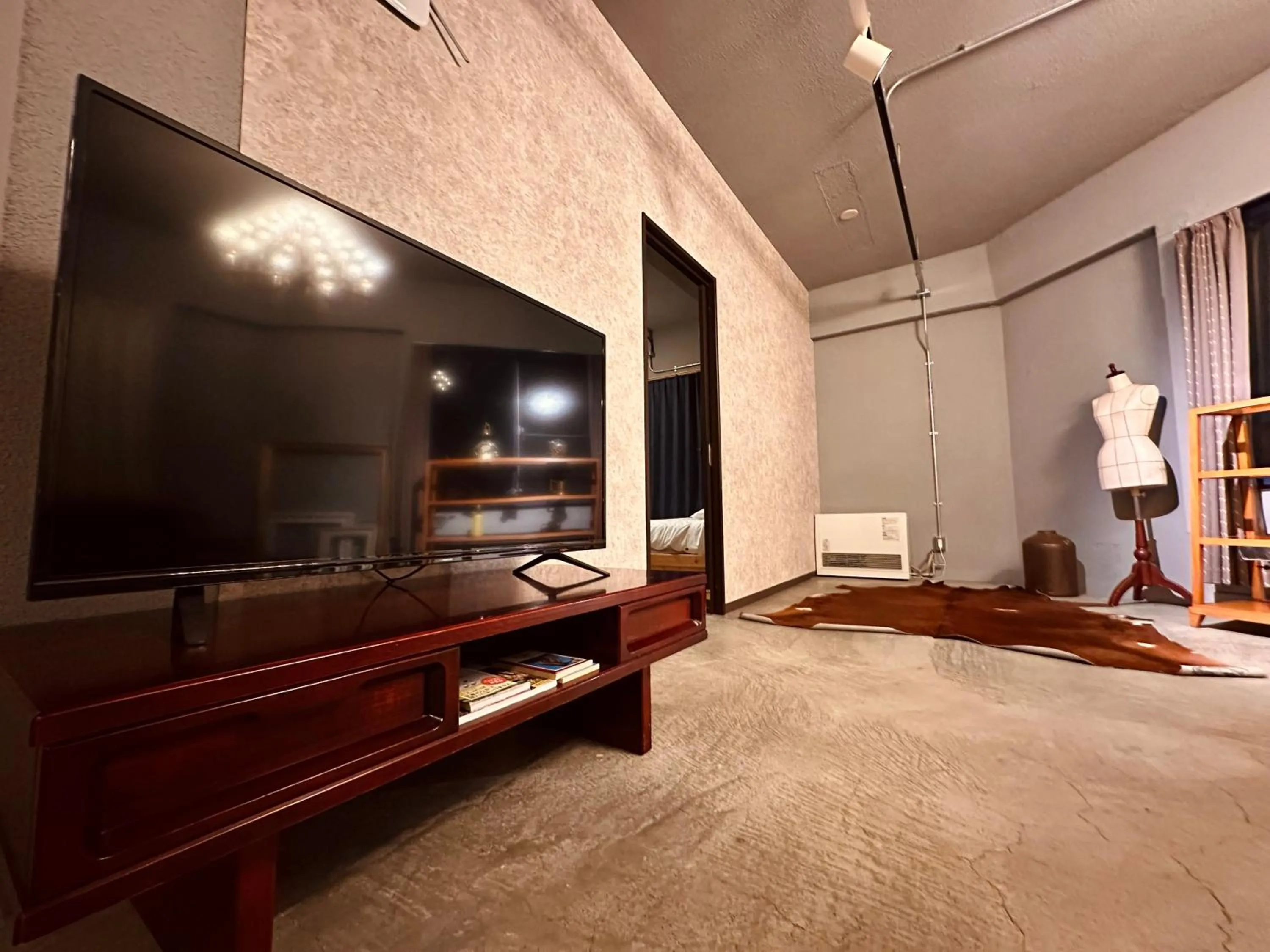 TV and multimedia, Bed in Economy Hotel Upashi