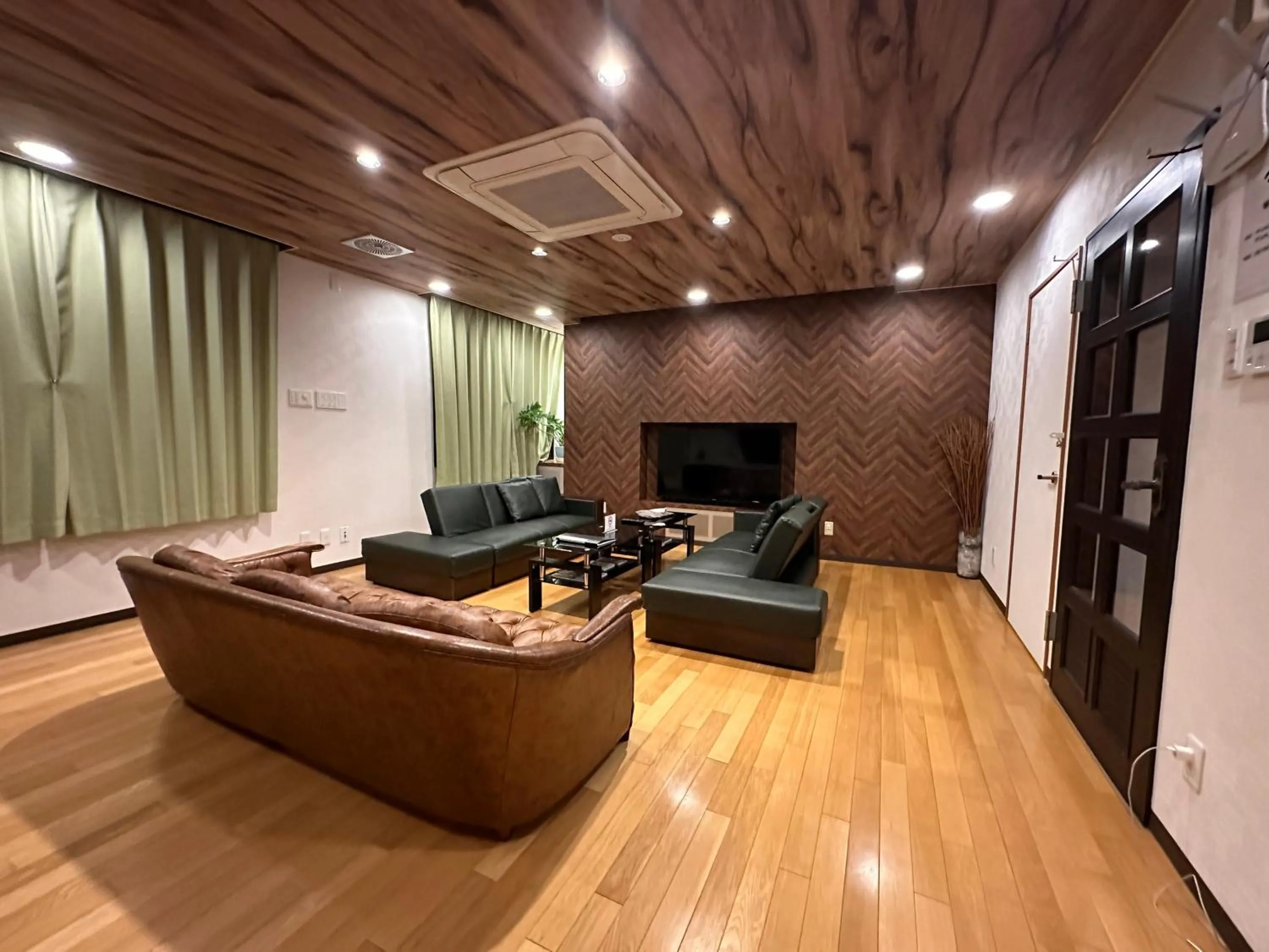 Living room in Economy Hotel Upashi