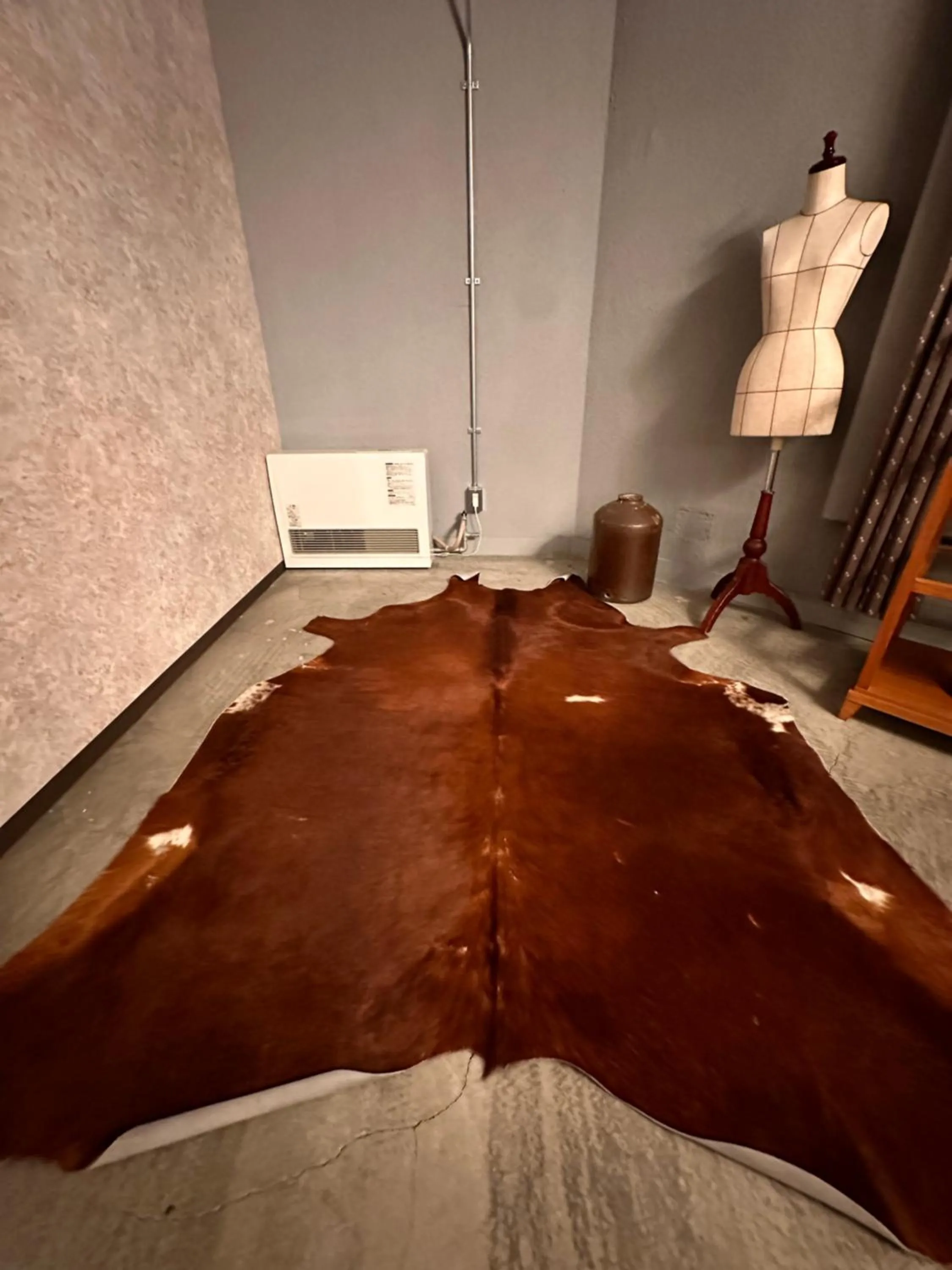 Decorative detail, Bed in Economy Hotel Upashi