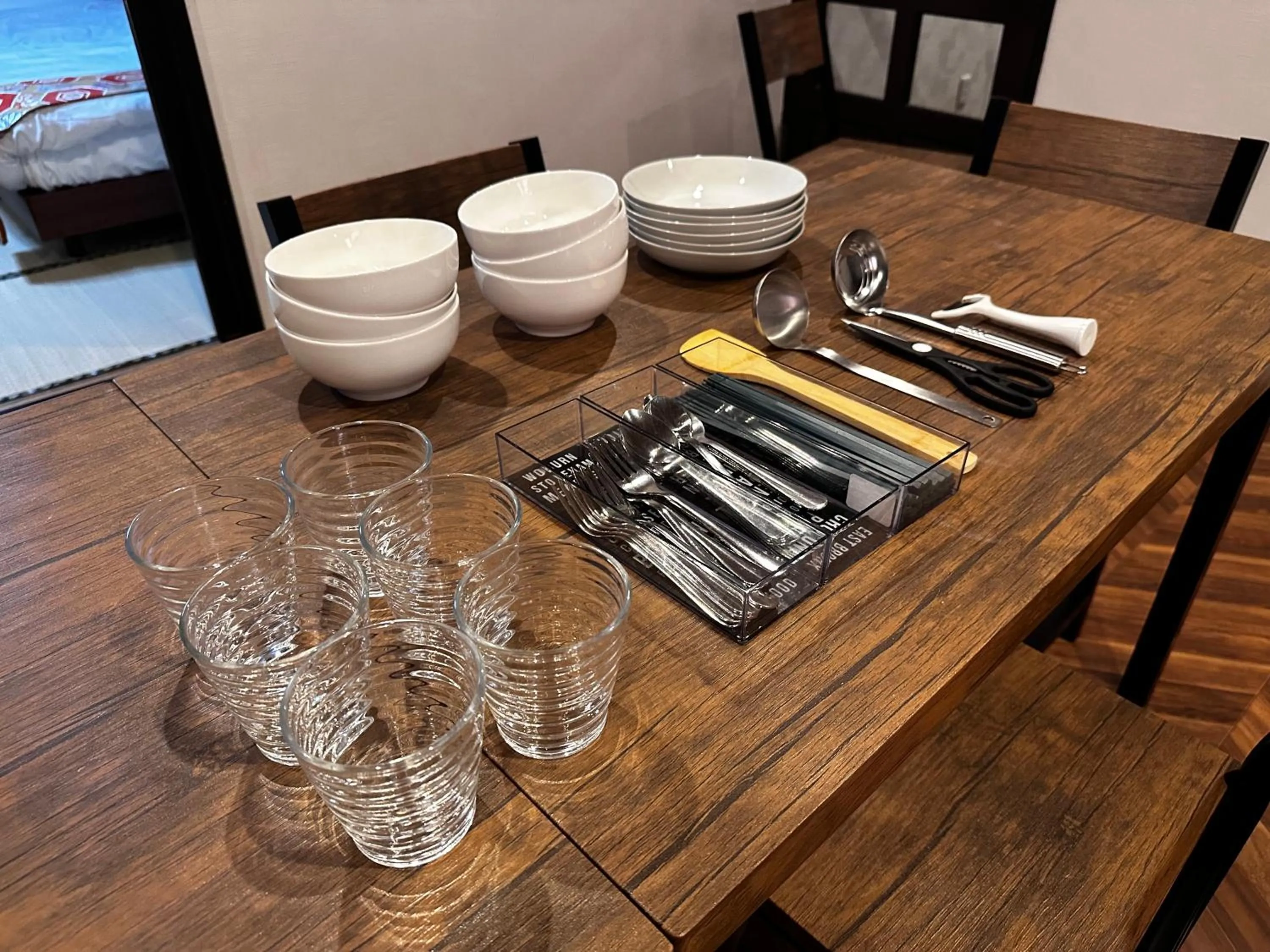 Dining area in Economy Hotel Upashi