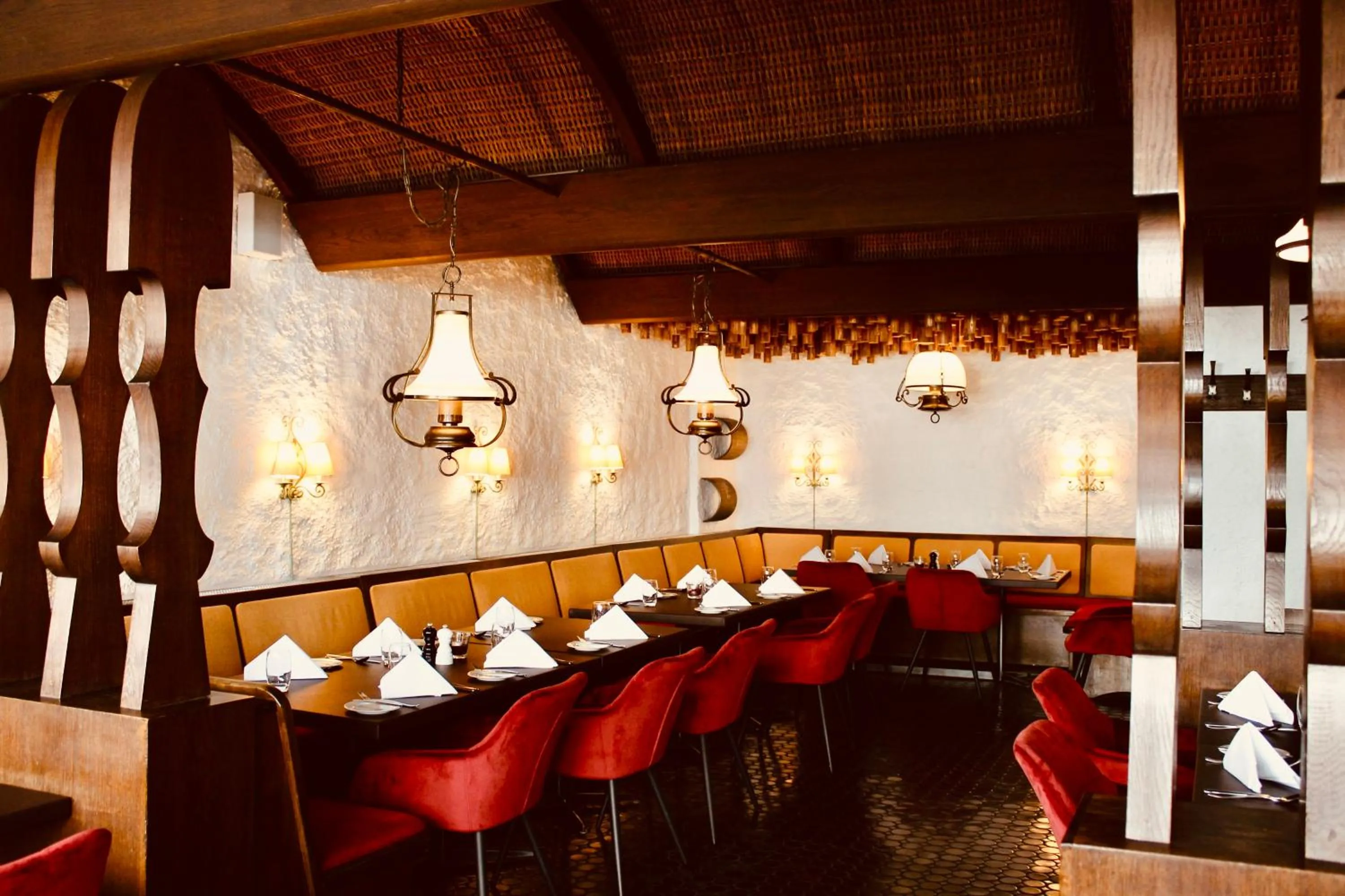 Restaurant/places to eat in Steigenberger Graf Zeppelin