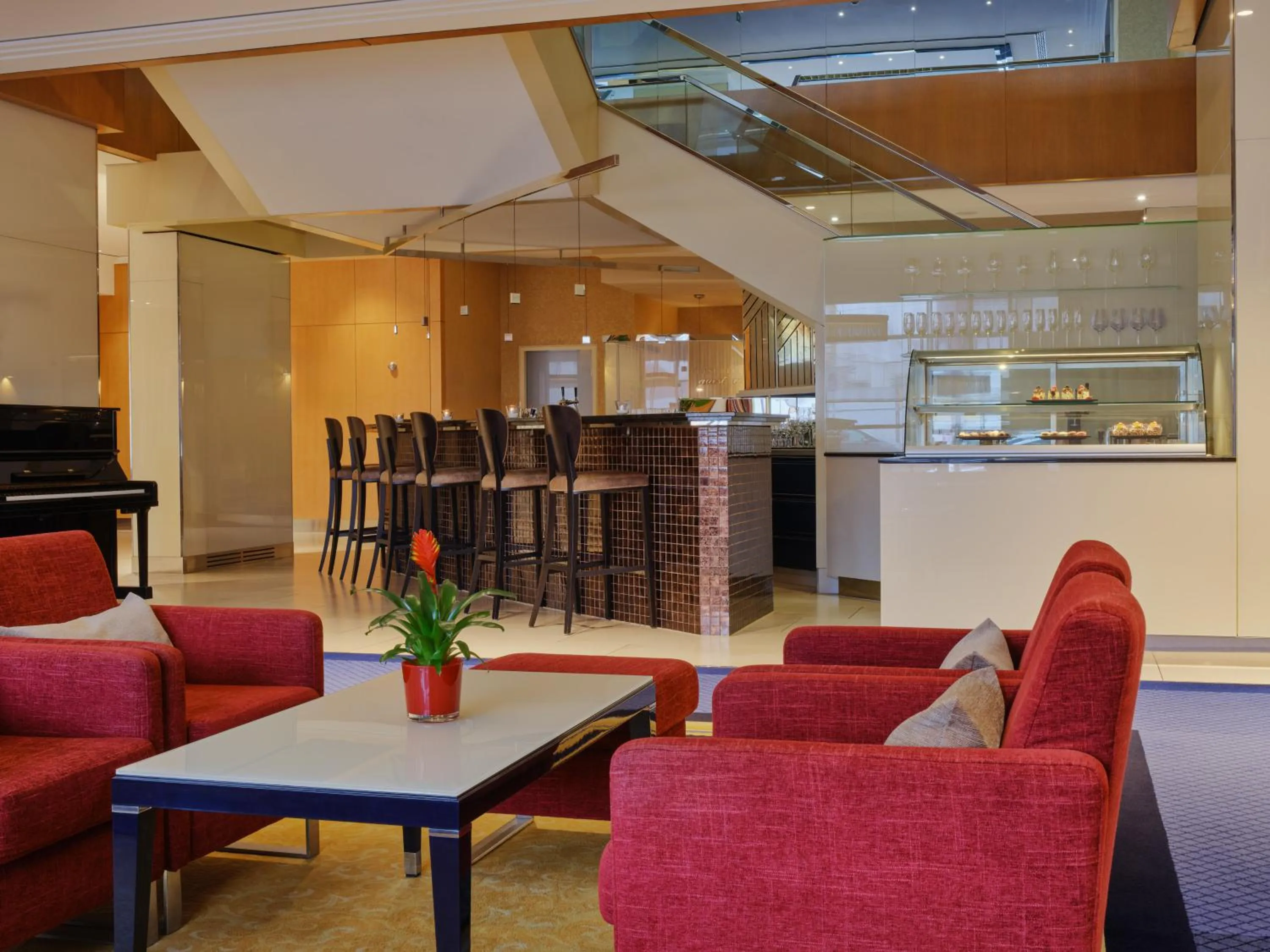 Lounge or bar in Steigenberger Graf Zeppelin