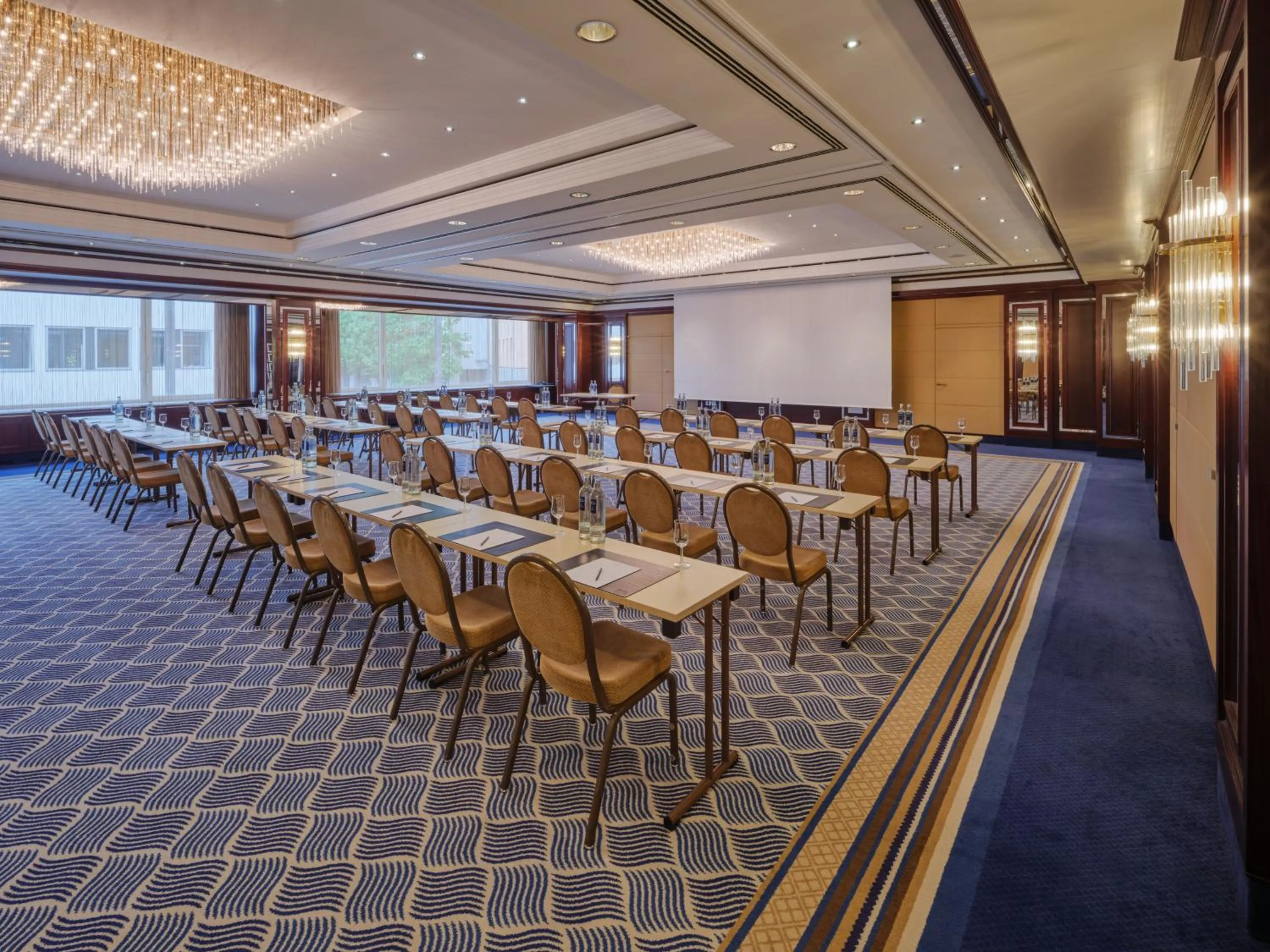 Meeting/conference room in Steigenberger Graf Zeppelin