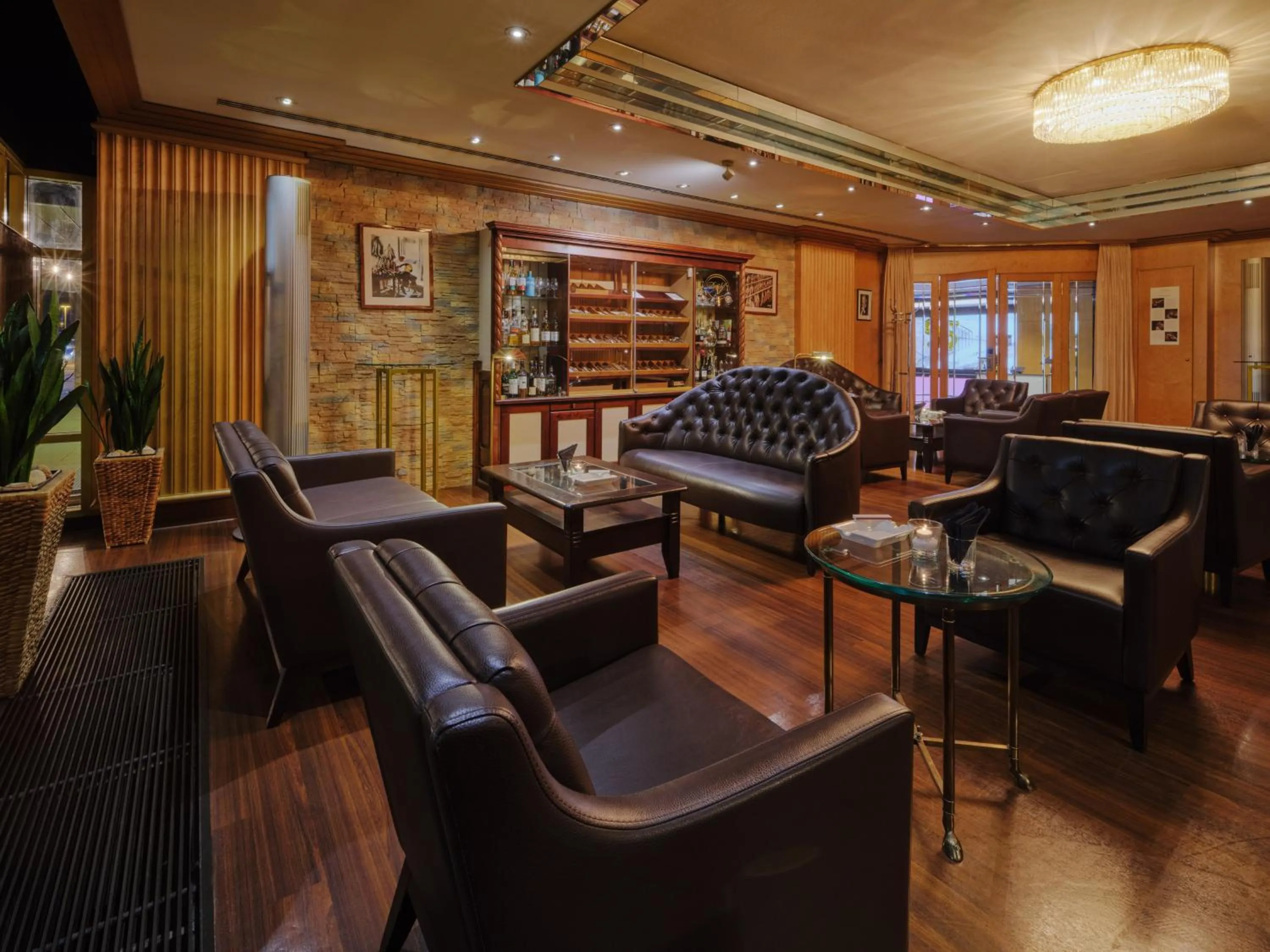 Lounge or bar in Steigenberger Graf Zeppelin