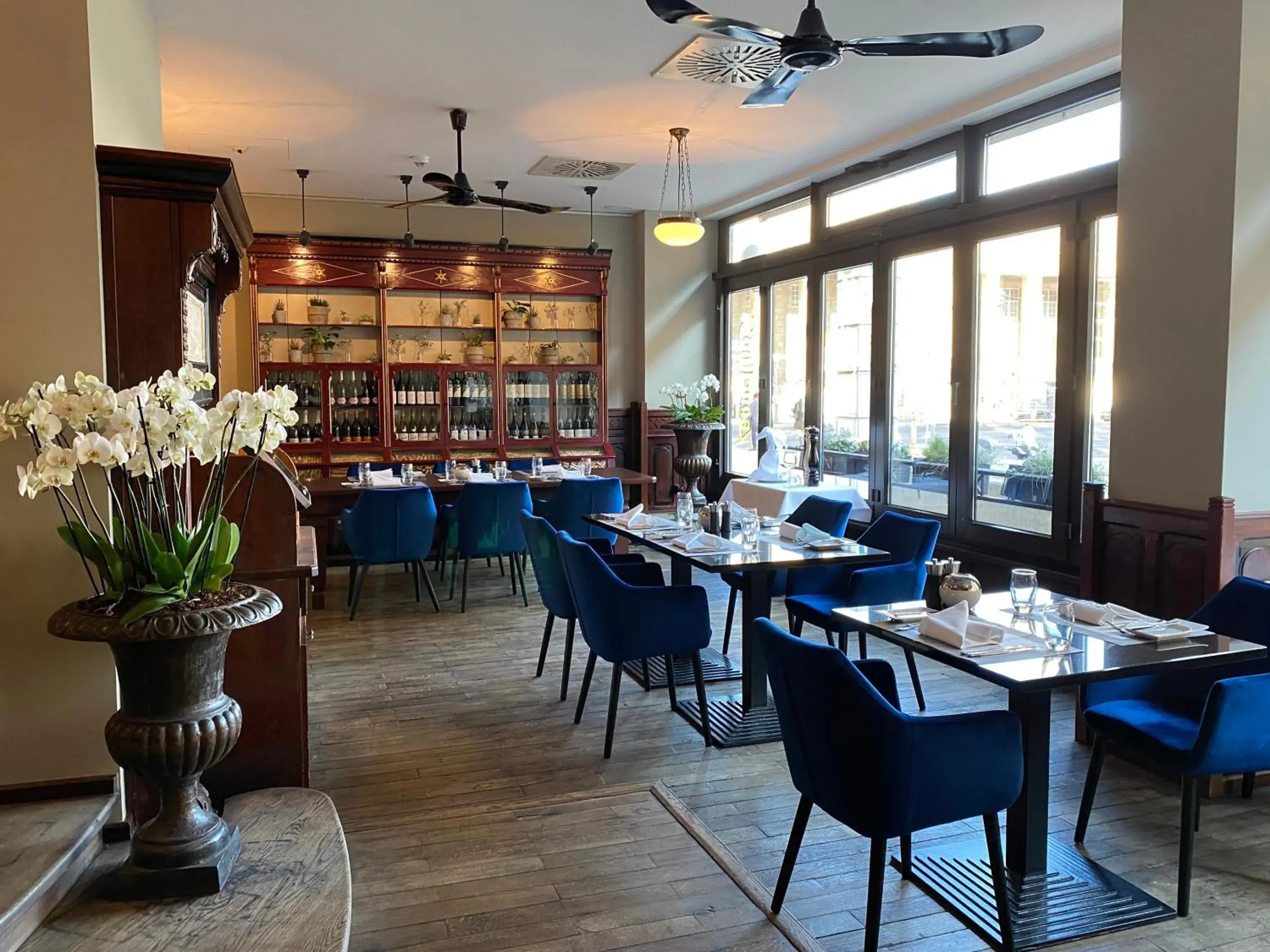 Restaurant/places to eat in Steigenberger Graf Zeppelin Restaurant/places to eat in Steigenberger Graf Zeppelin