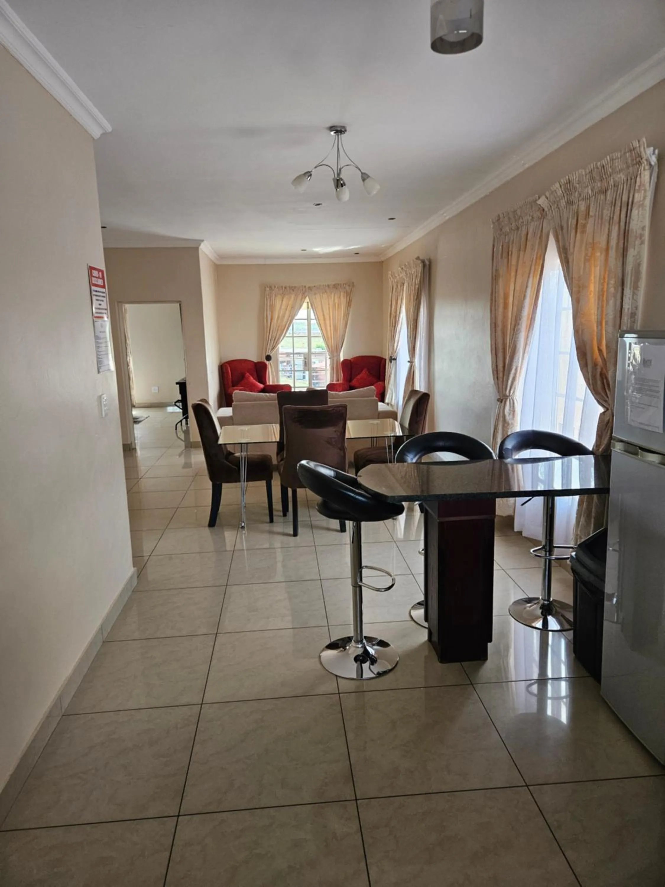Kitchen or kitchenette in Booth Suite Hotel Mafikeng