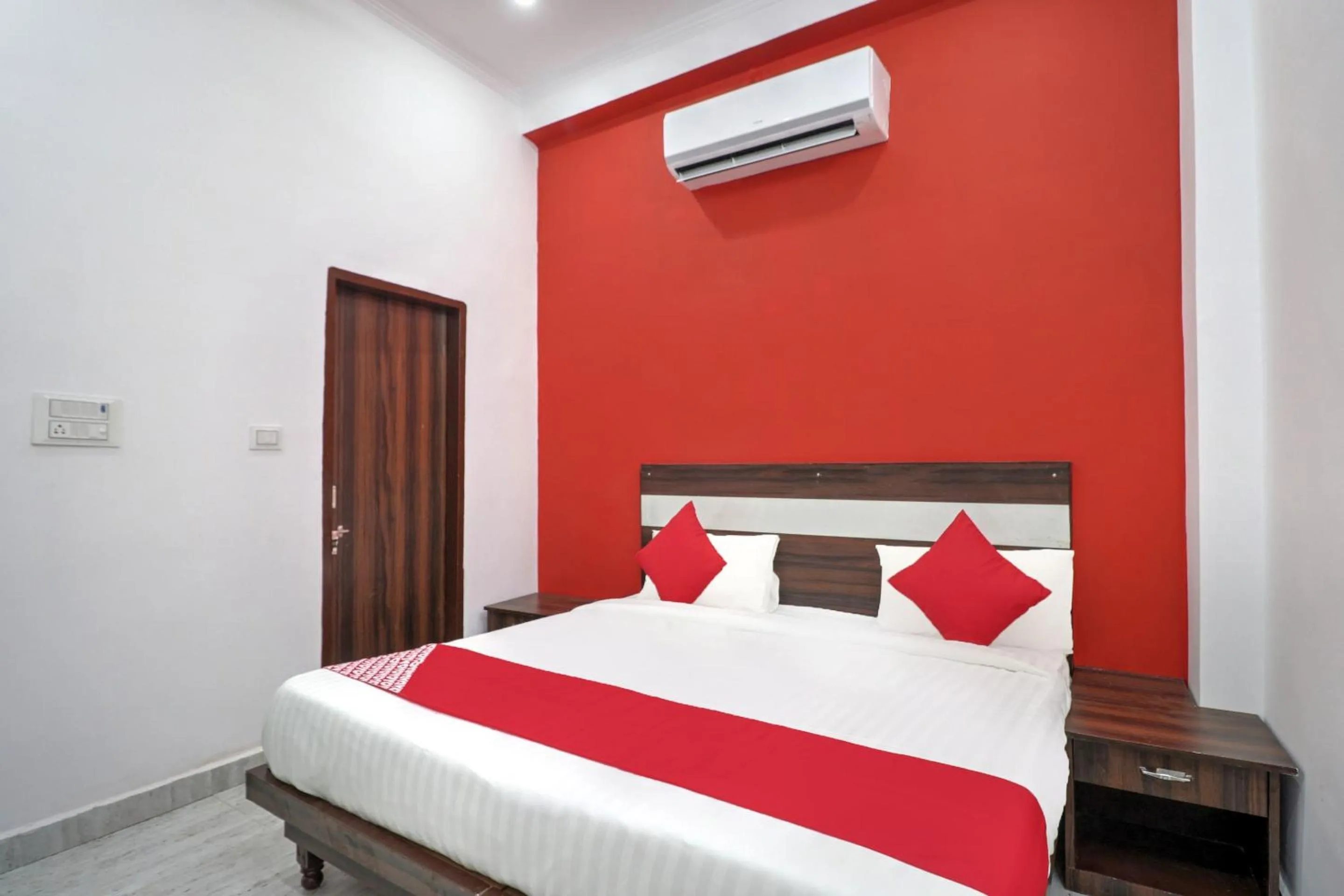 Bedroom in Hotel O White House