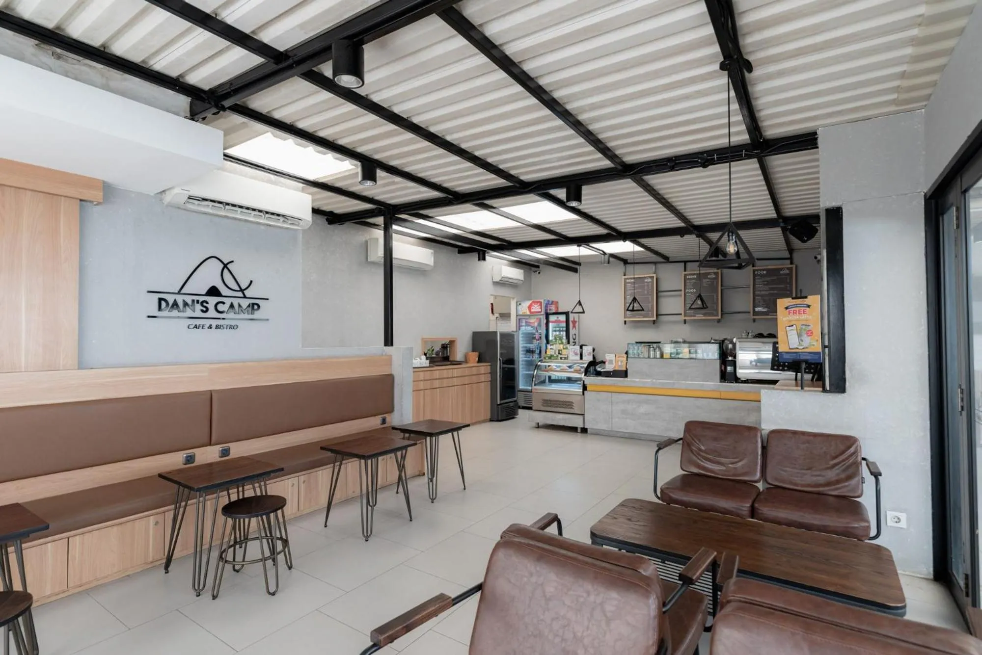 Restaurant/places to eat in RedDoorz near Puri Indah Lippo Mall 2