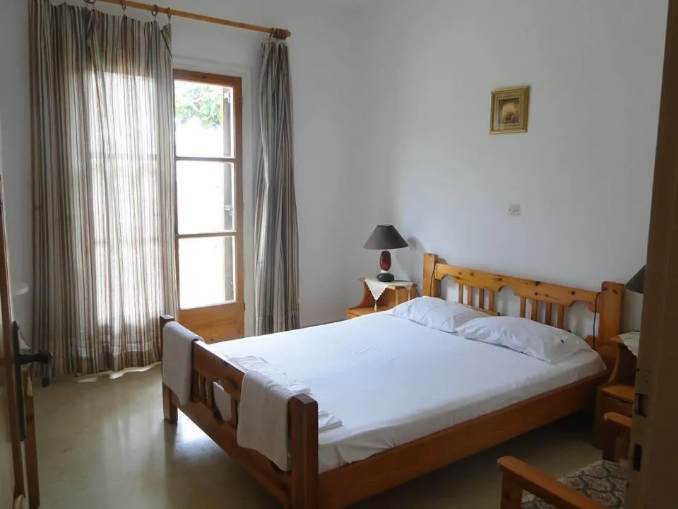 Bed in Paradise Inn