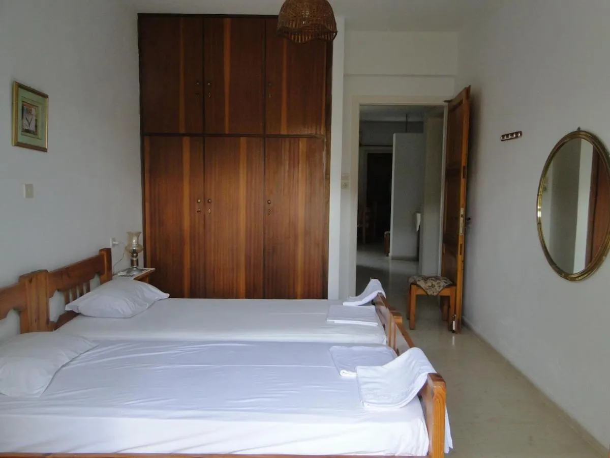 Bed in Paradise Inn