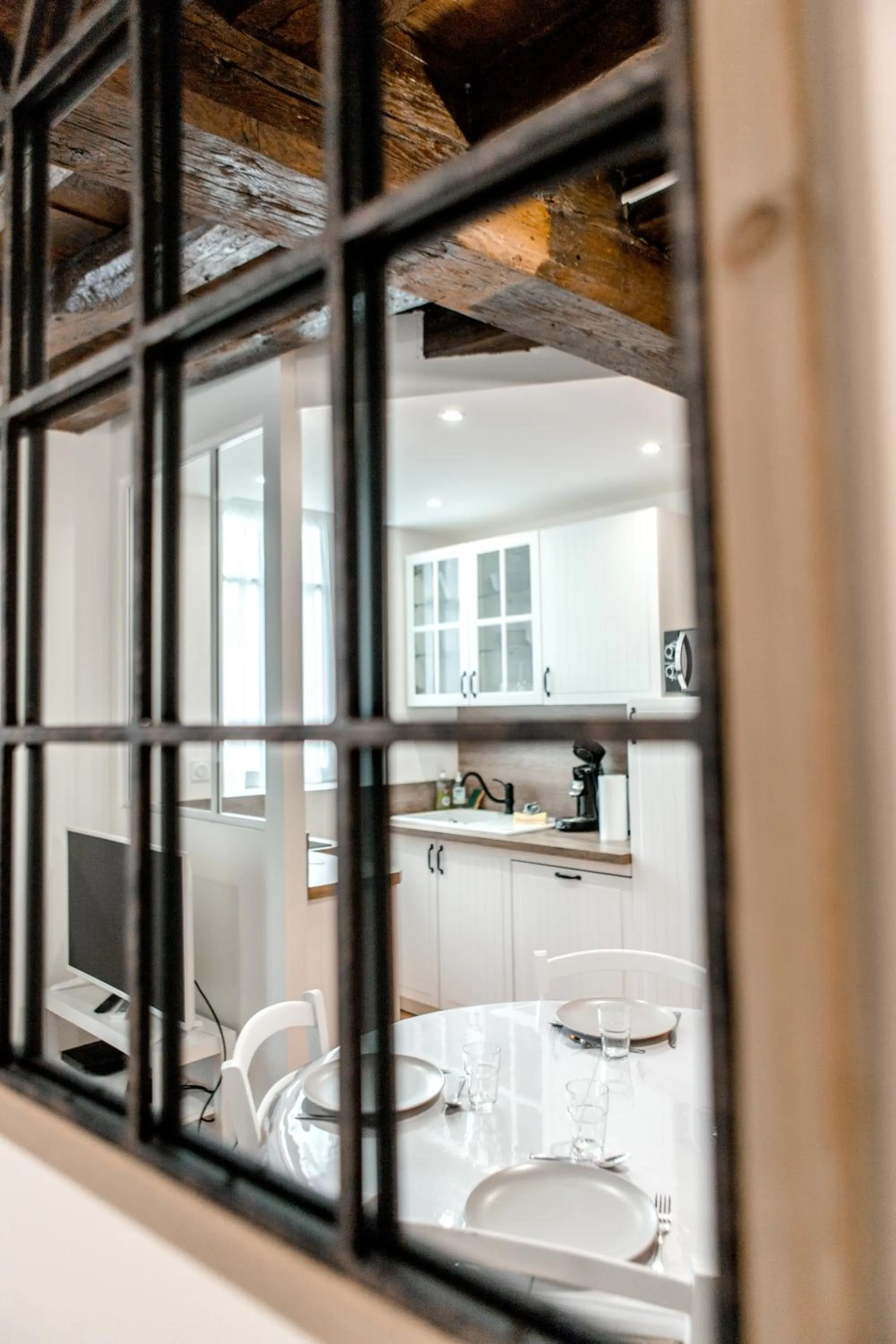 Decorative detail in Au Bourg Neuf