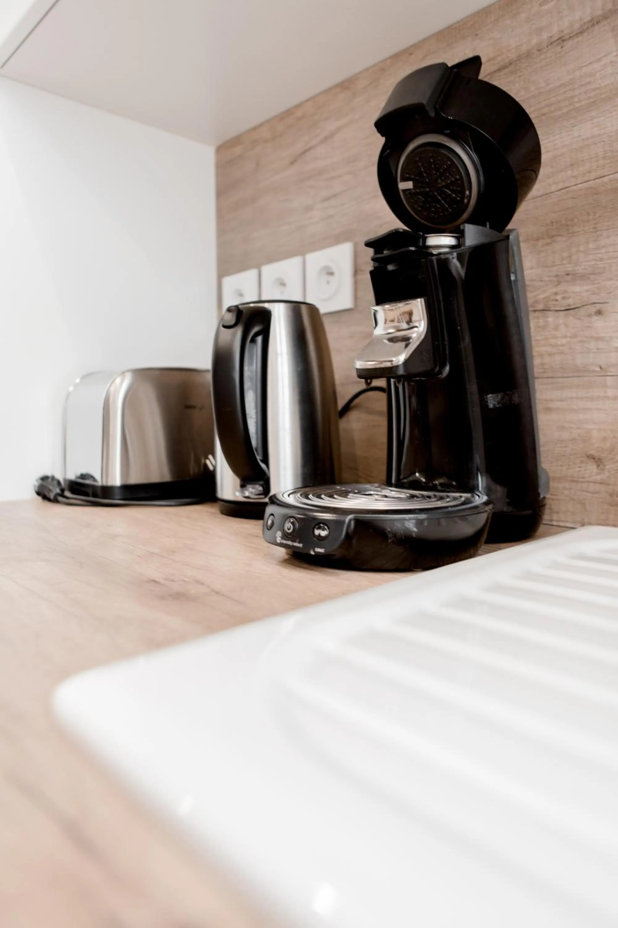 Coffee/tea facilities in Au Bourg Neuf