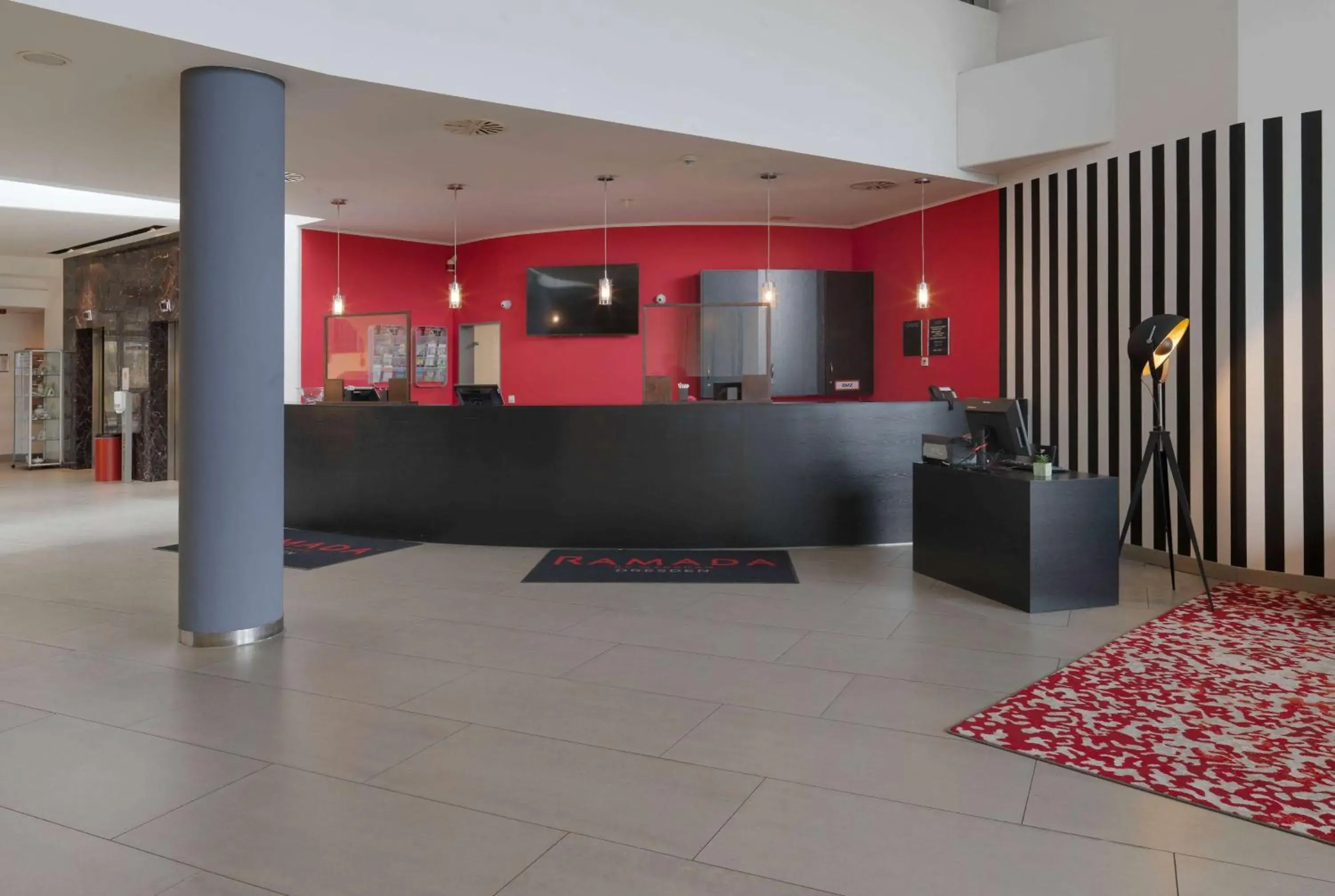 Lobby or reception in Ramada by Wyndham Dresden Lobby or reception in Ramada by Wyndham Dresden