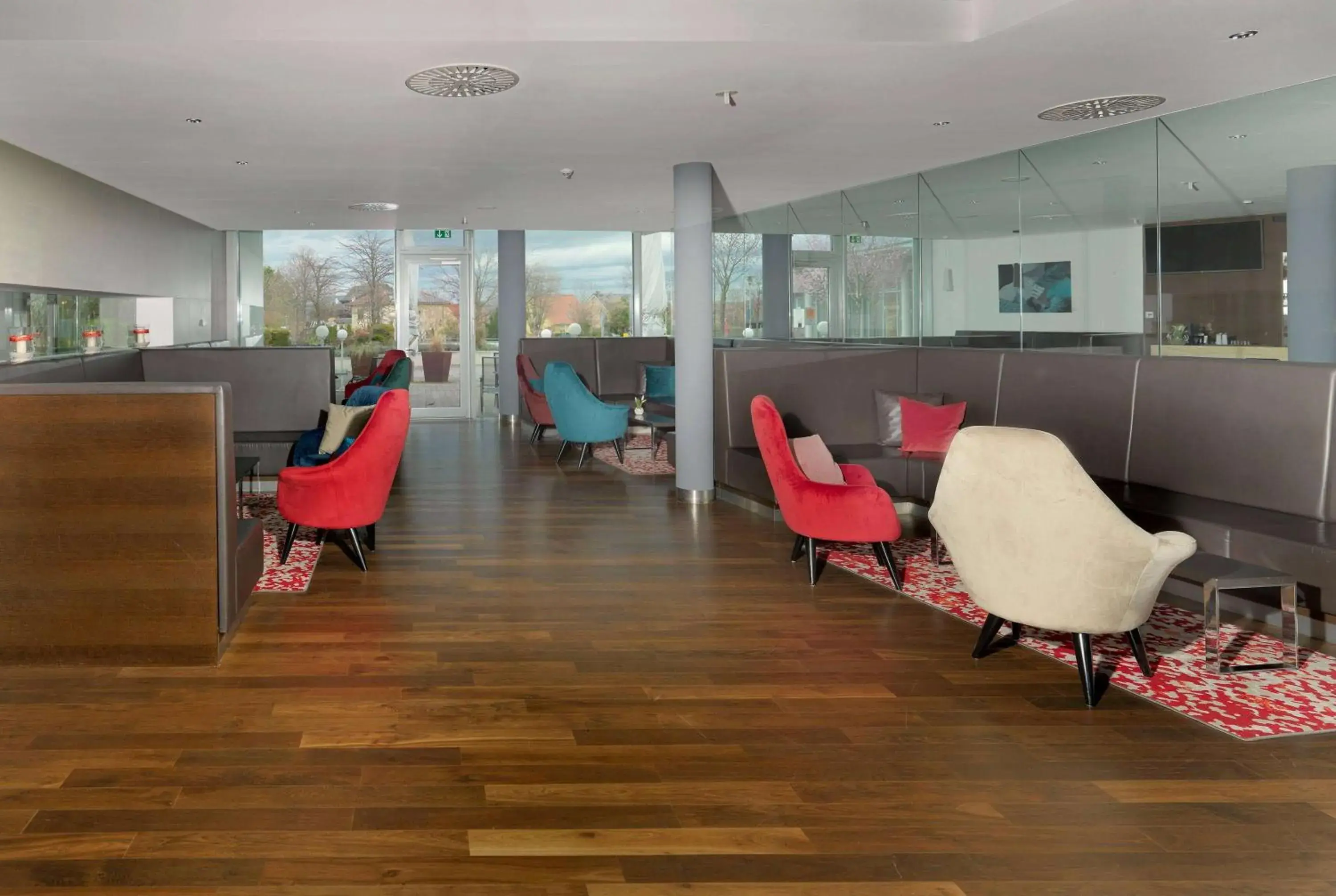 Lounge or bar in Ramada by Wyndham Dresden Lounge or bar in Ramada by Wyndham Dresden