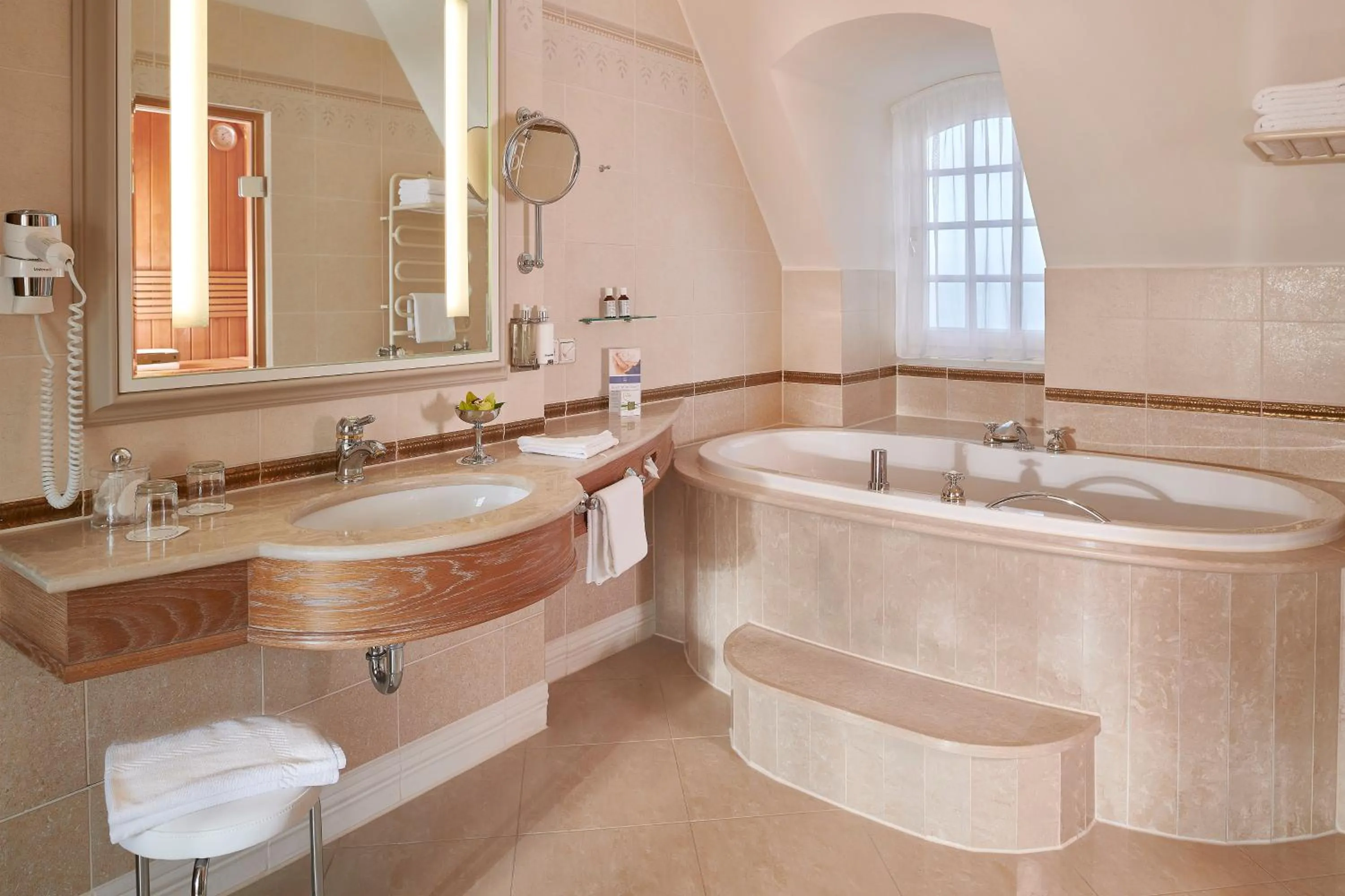 Hot Tub in A-ROSA Kurhaus Binz