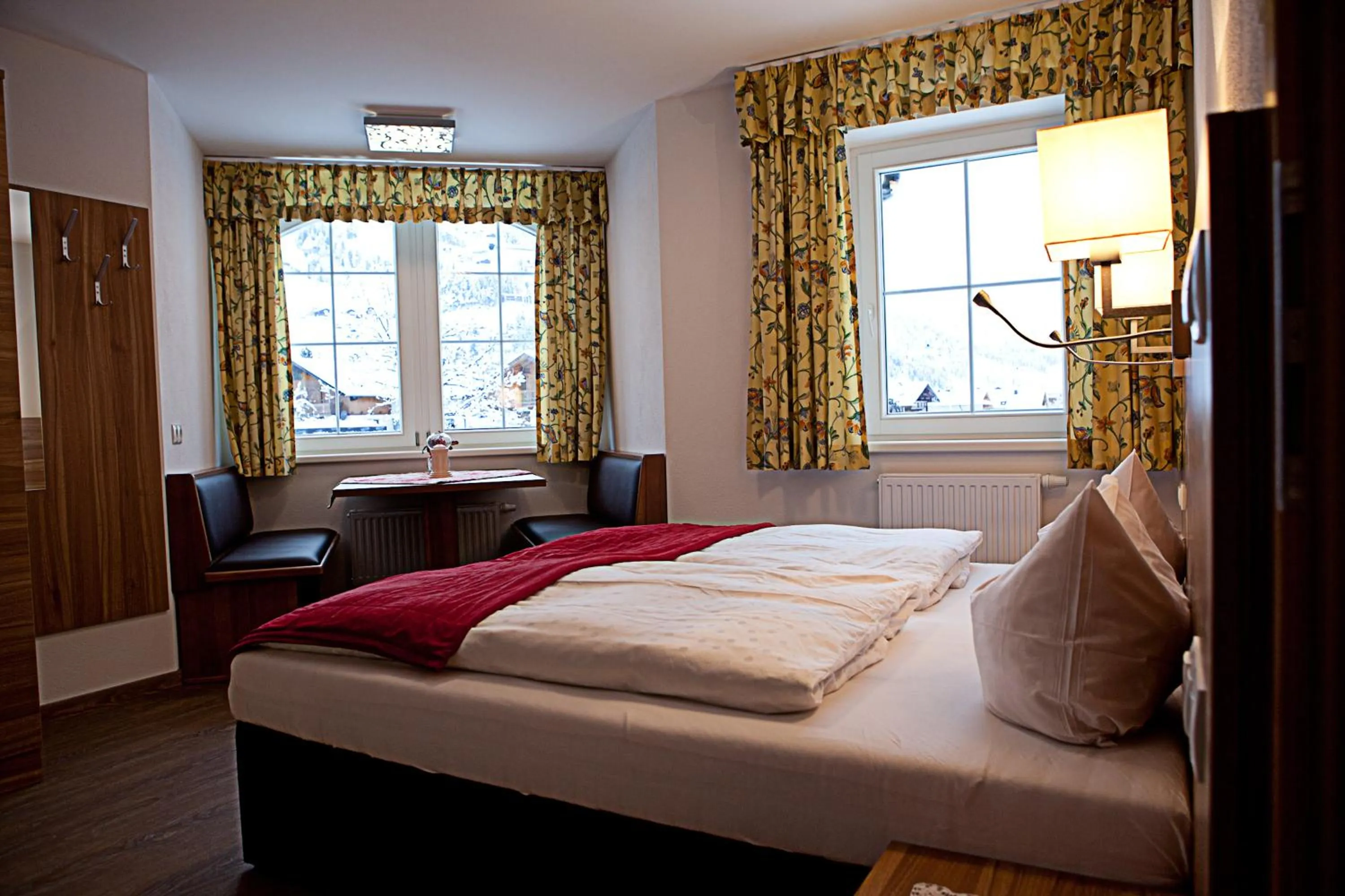 TV and multimedia, Bed in Villa Sepp