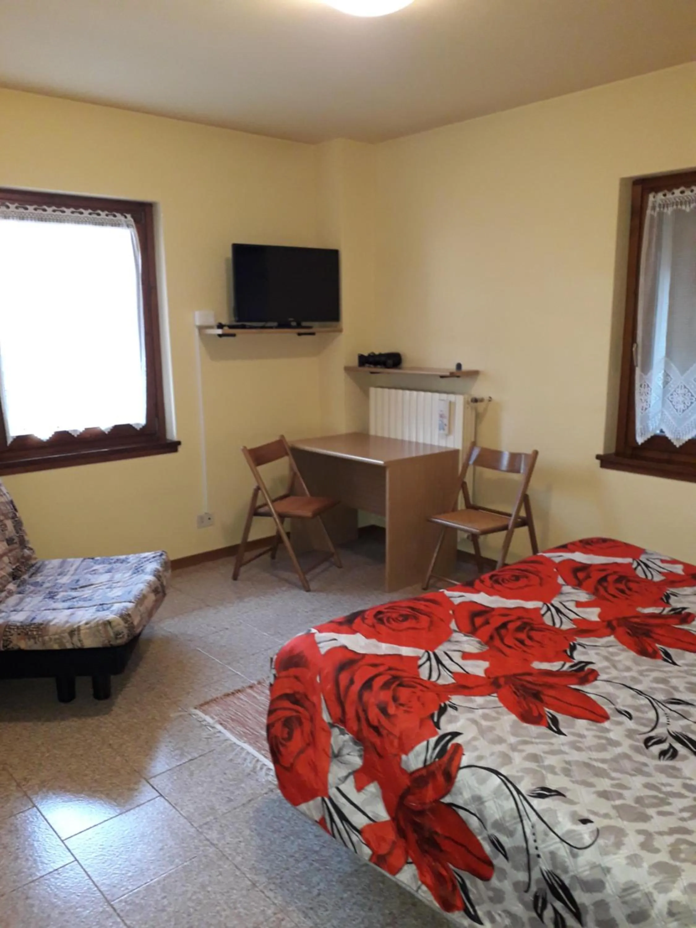 Bedroom, Bed in Residence Iris BeB