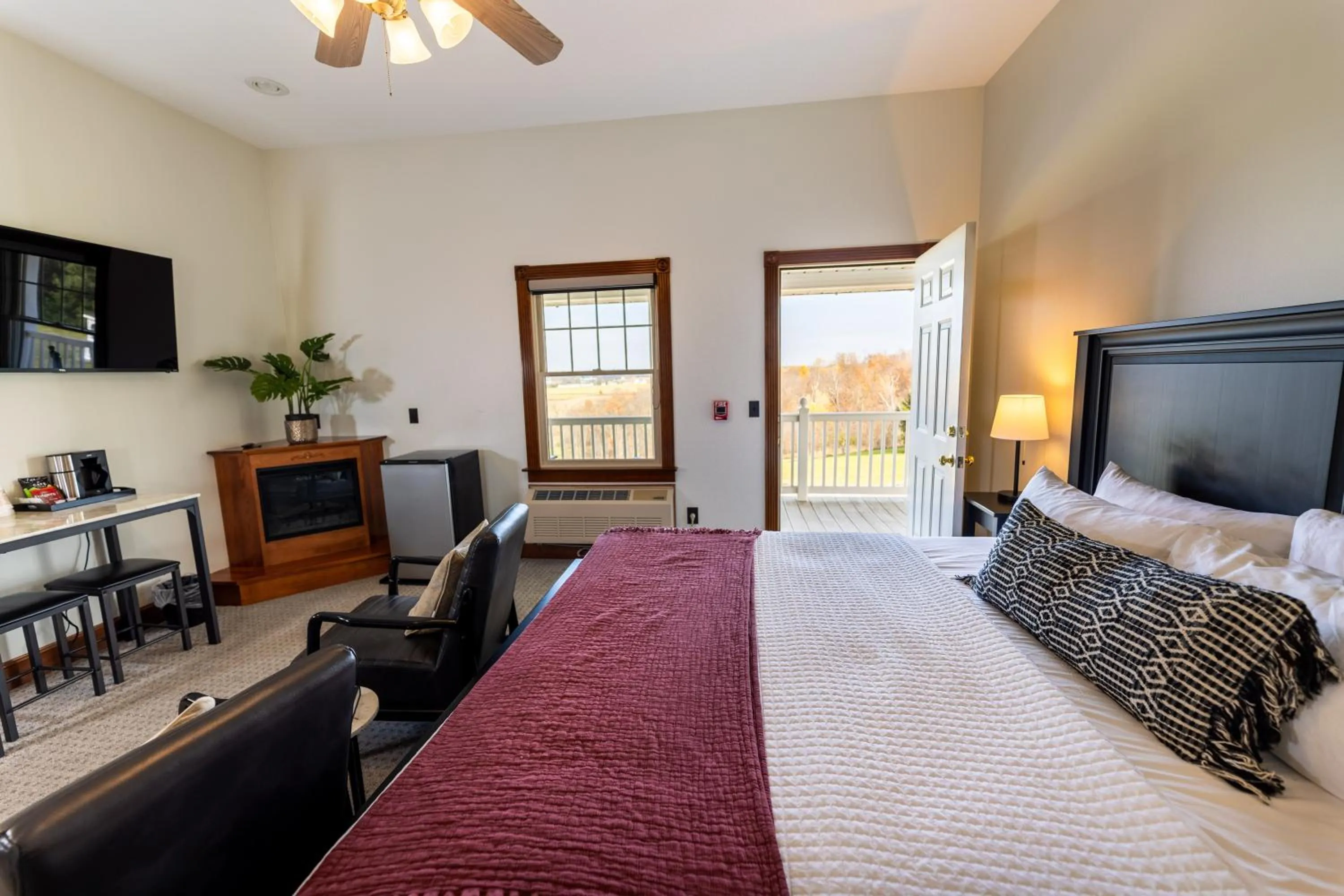 Bed in Hillside Villa Ohio