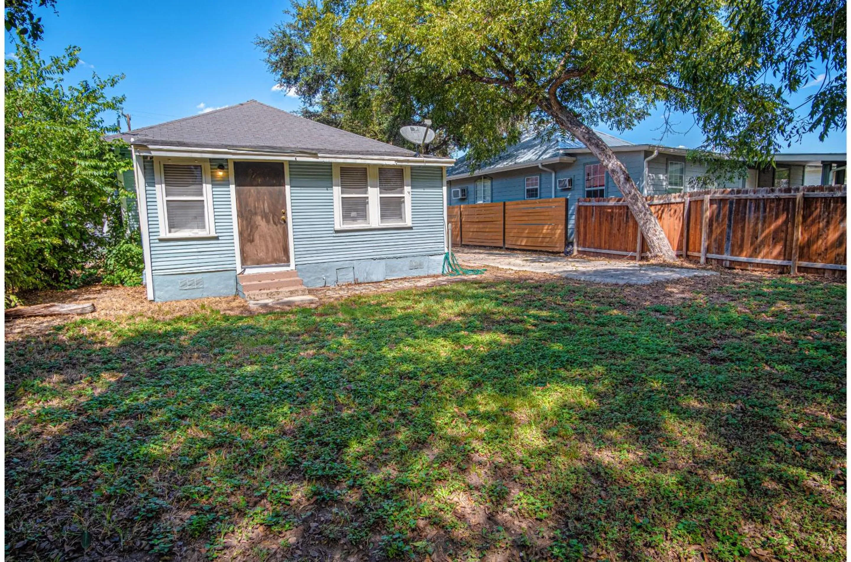 Garden view in Brand New Listing! Cozy Historic House 5min*DT