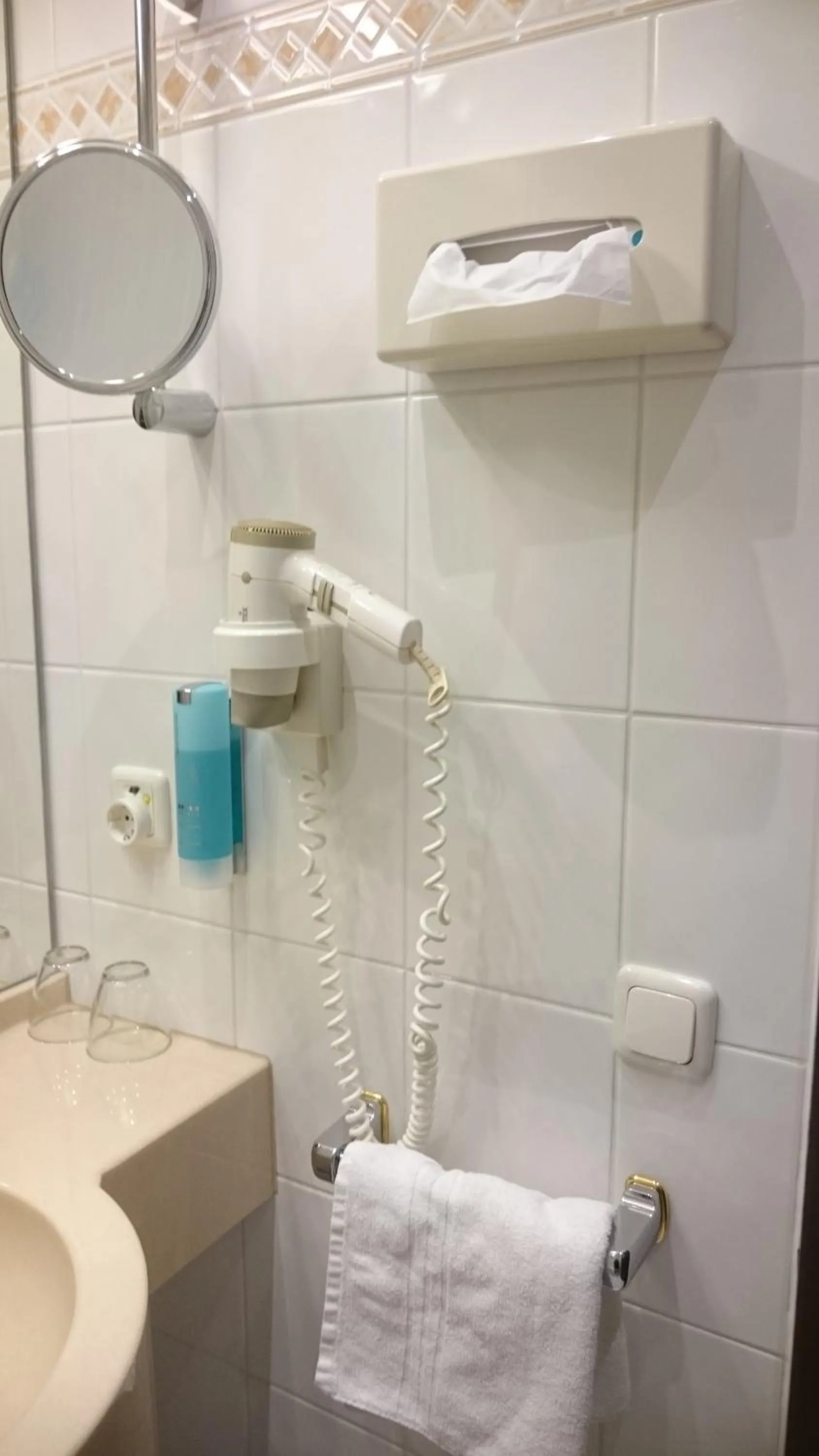 Bathroom in Central Hotel