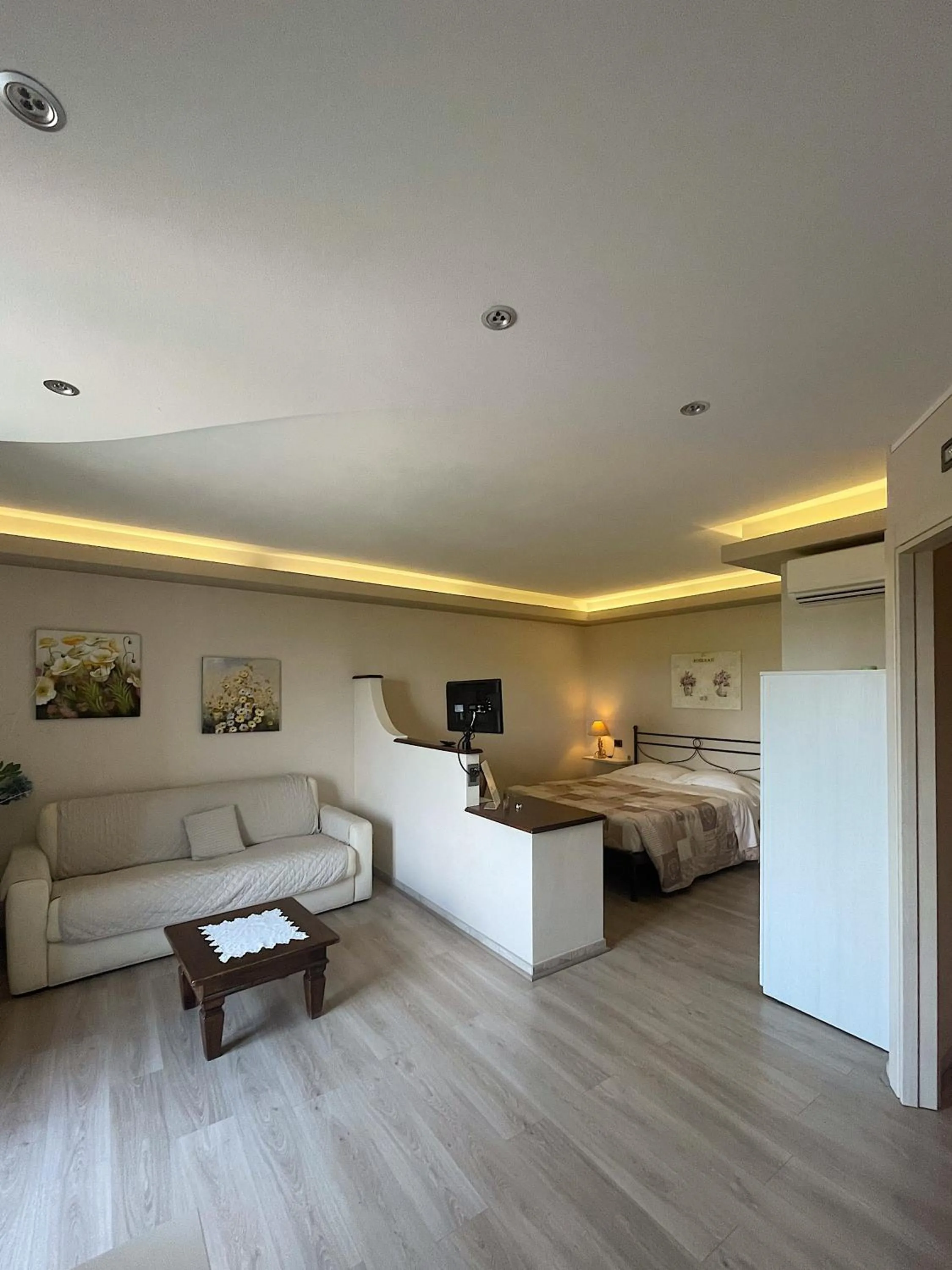 Photo of the whole room, Bed in La Rocca