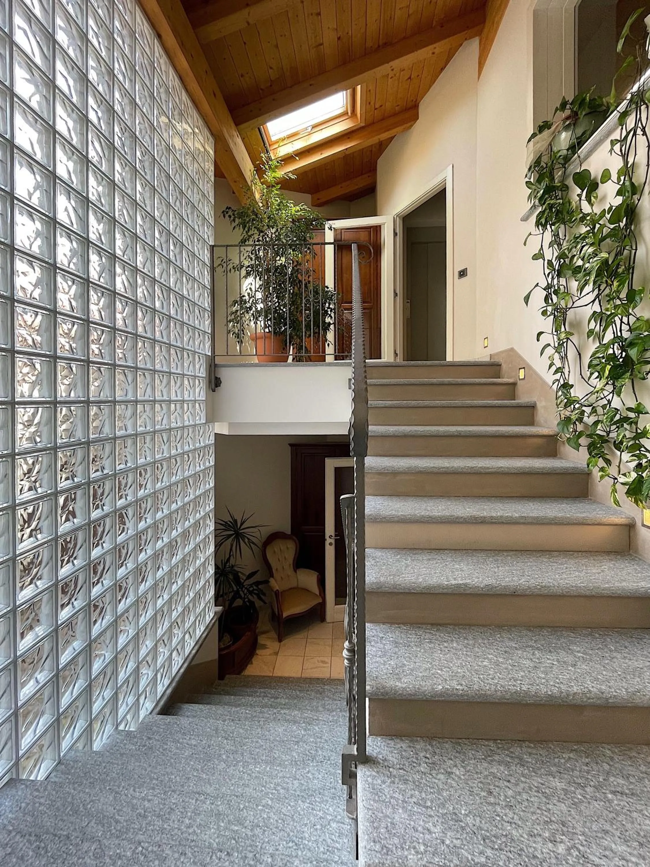 Inner courtyard view in La Rocca