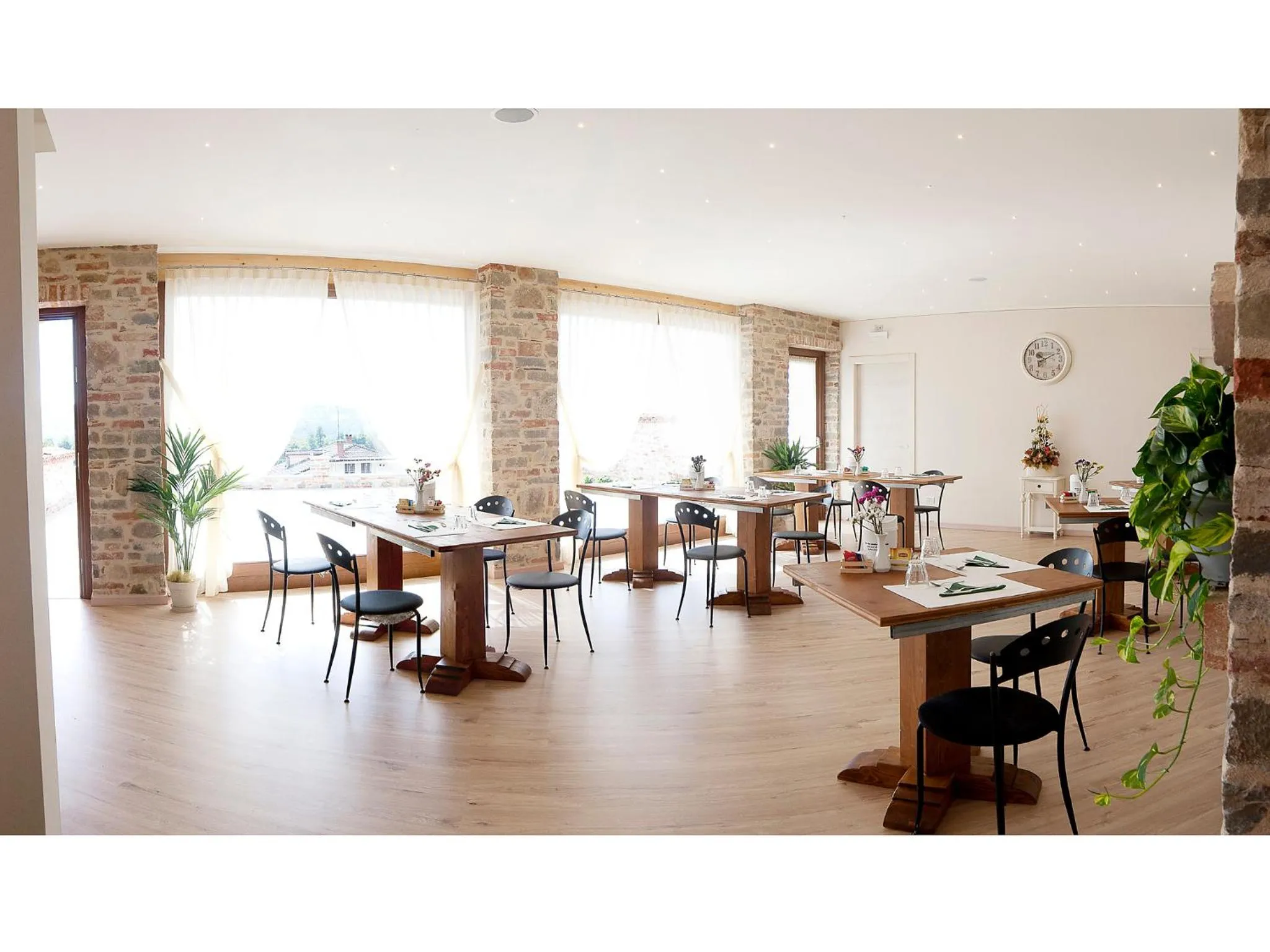 Photo of the whole room in La Rocca