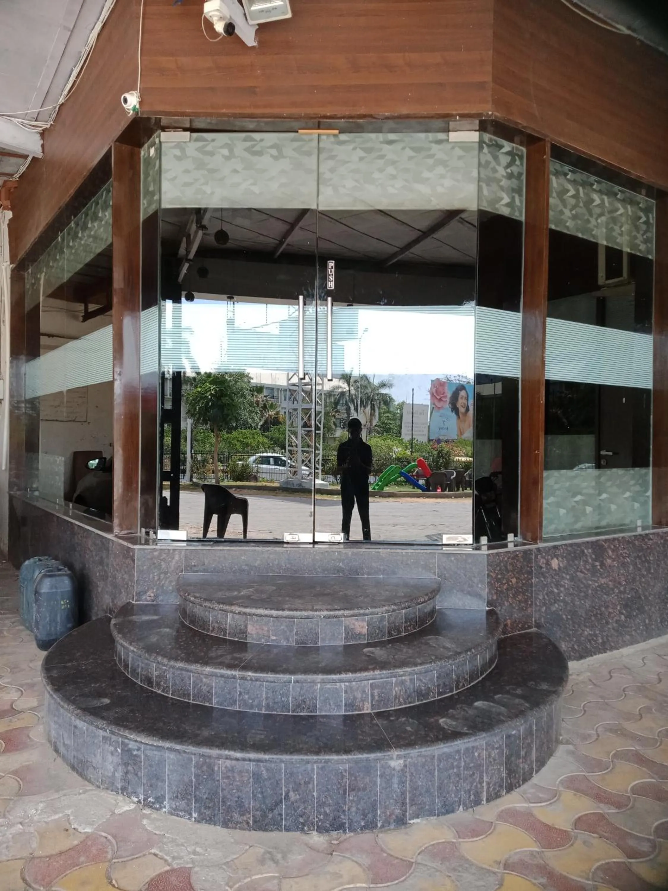 Restaurant/places to eat in HOTEL AIRPORT INN ONE