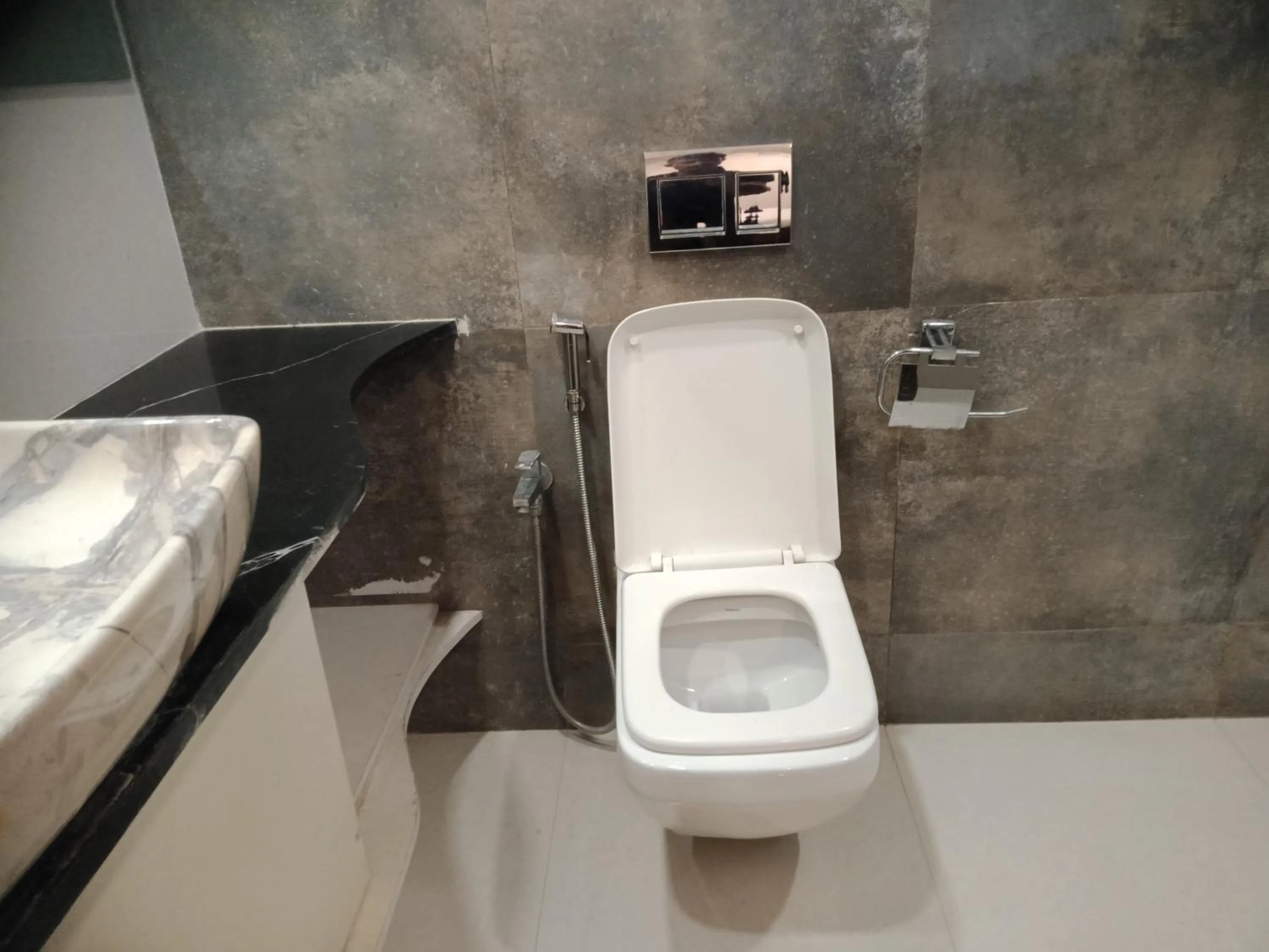 Toilet in HOTEL AIRPORT INN ONE