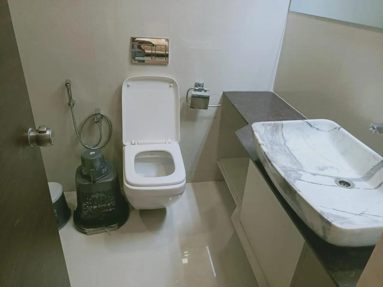 Bathroom in HOTEL AIRPORT INN ONE