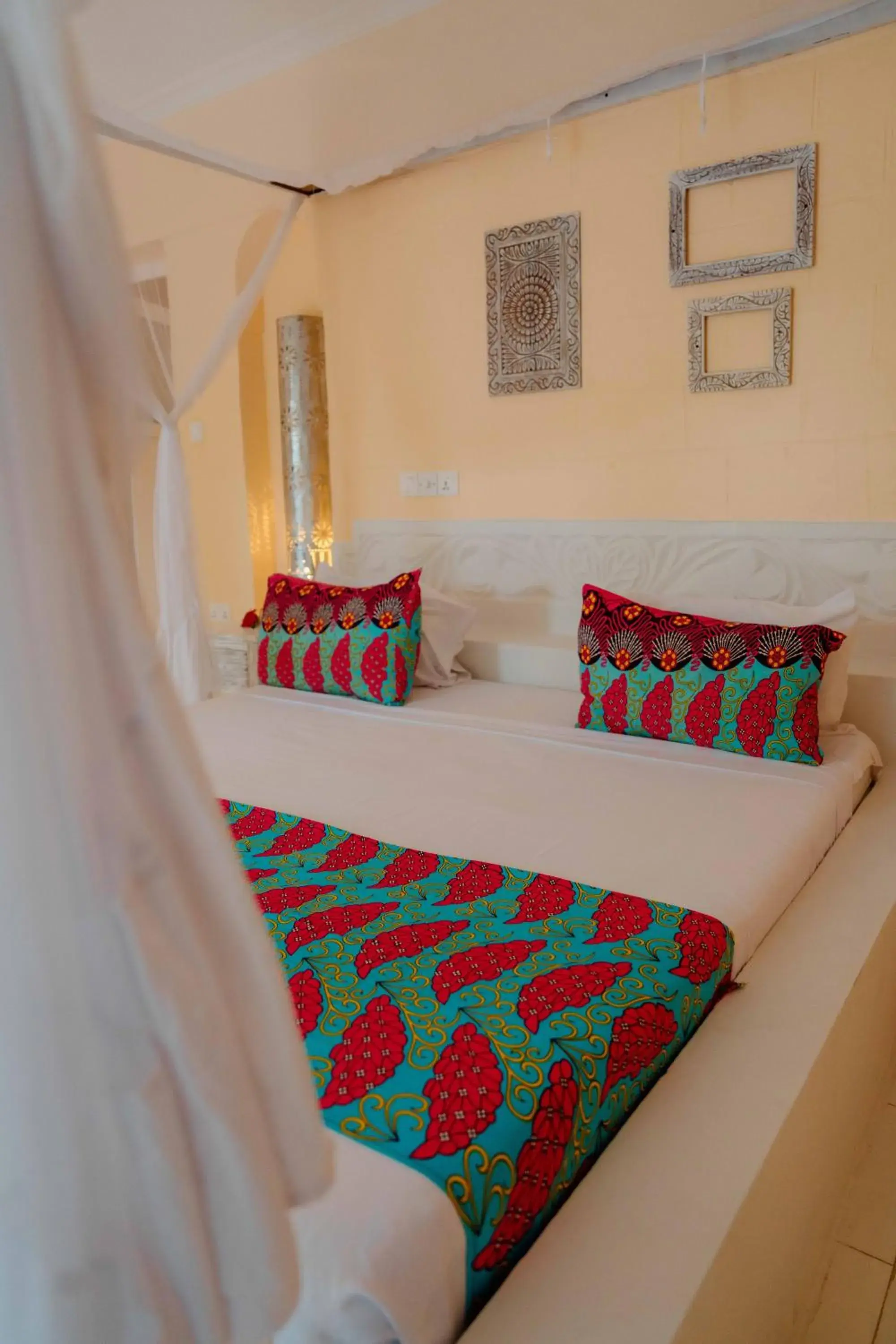 Bed in Pearl Beach by Sansi Bed in Pearl Beach by Sansi