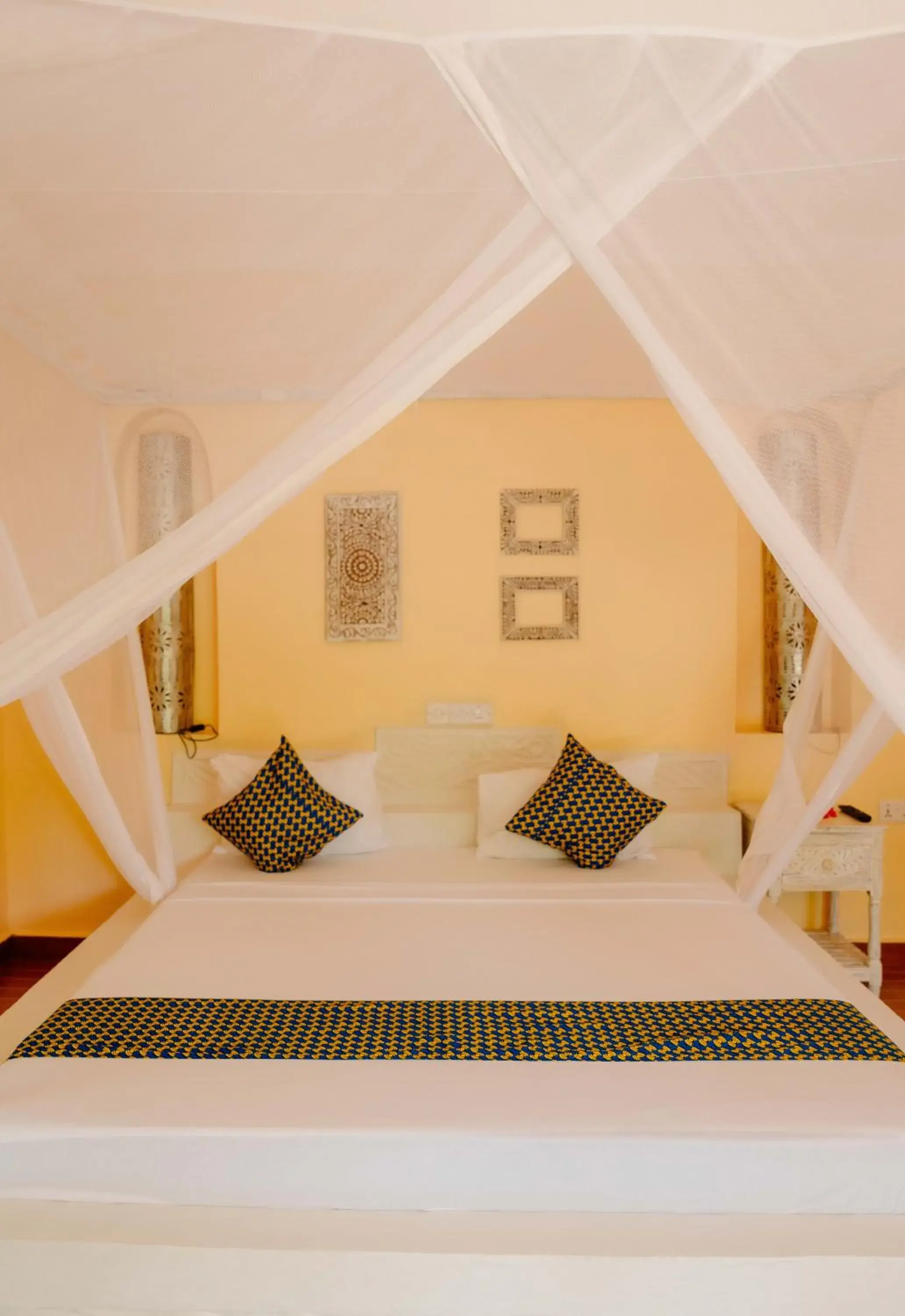 Bed in Pearl Beach by Sansi Bed in Pearl Beach by Sansi