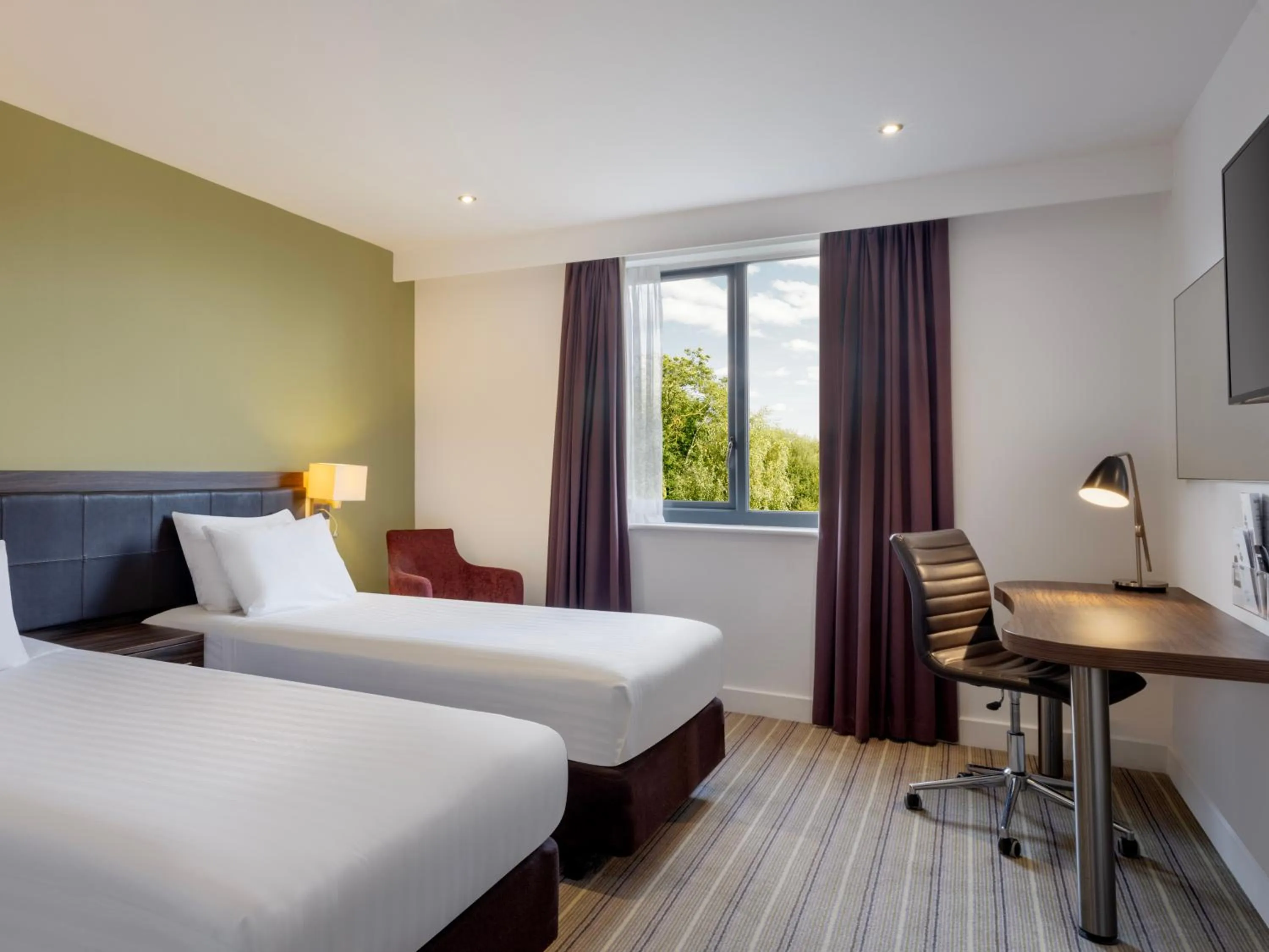 Bedroom, Bed in Holiday Inn Huntingdon Racecourse by IHG