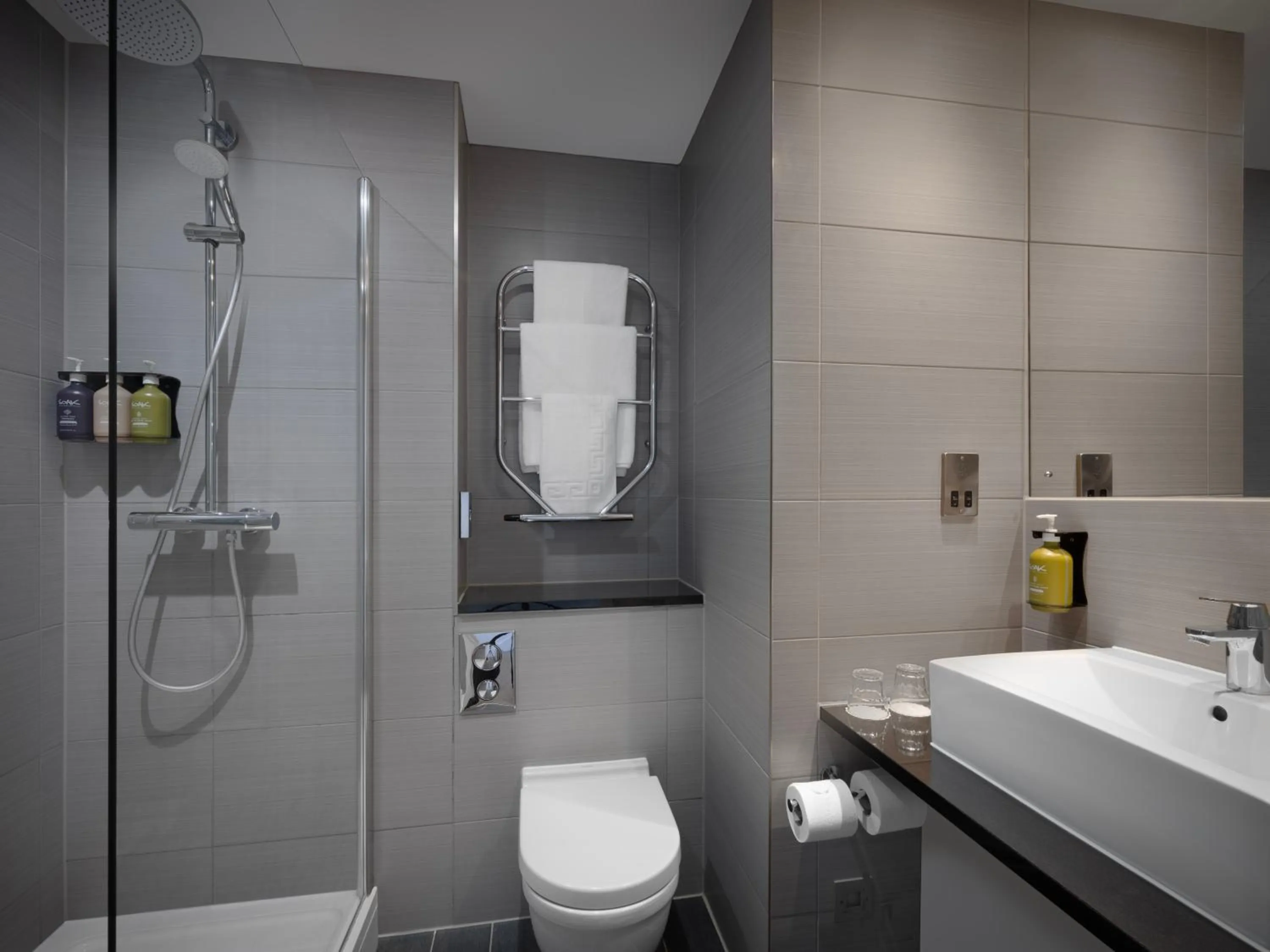 Shower in Holiday Inn Huntingdon Racecourse by IHG