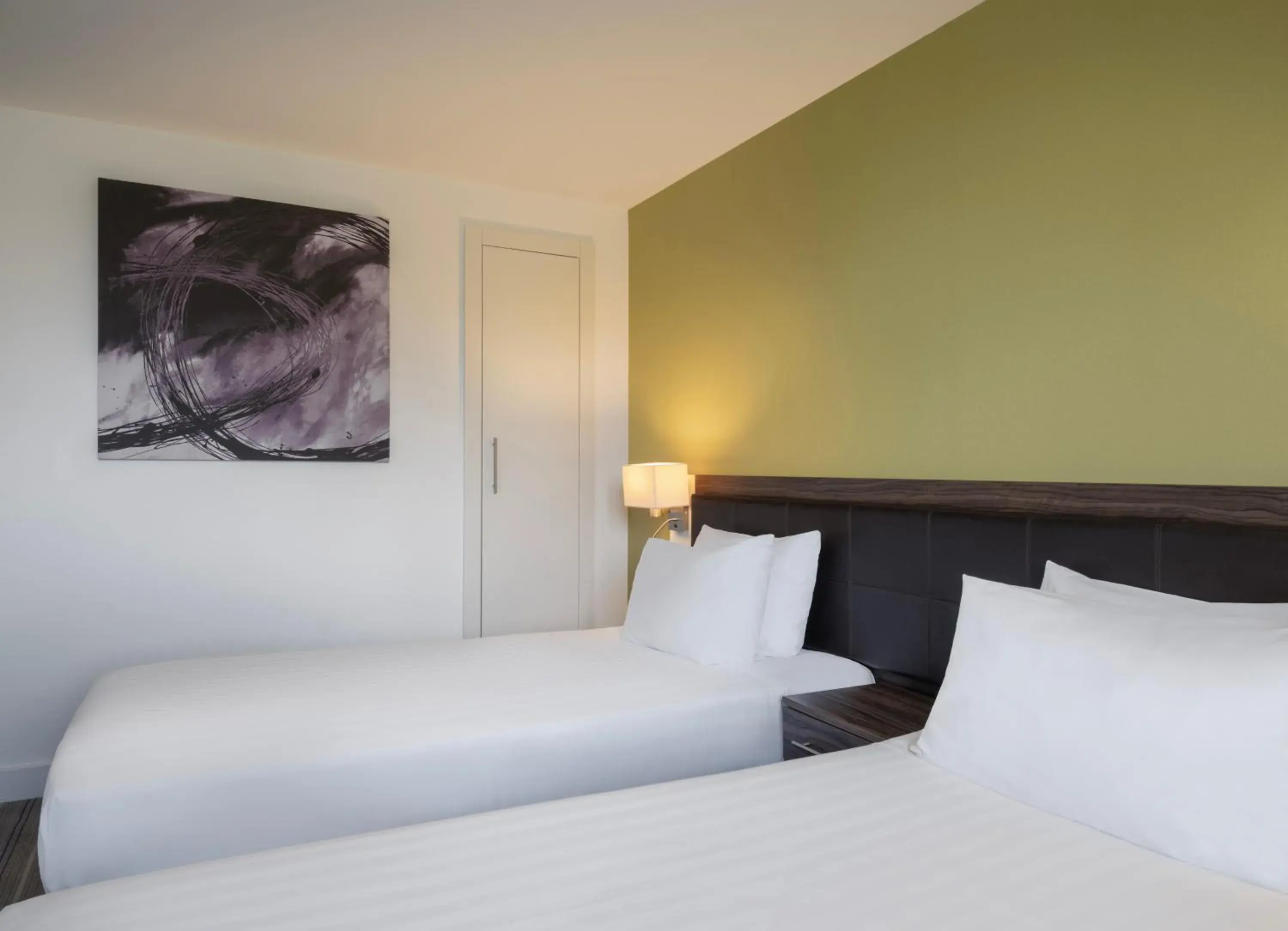 Bedroom, Bed in Holiday Inn Huntingdon Racecourse by IHG Bedroom, Bed in Holiday Inn Huntingdon Racecourse by IHG